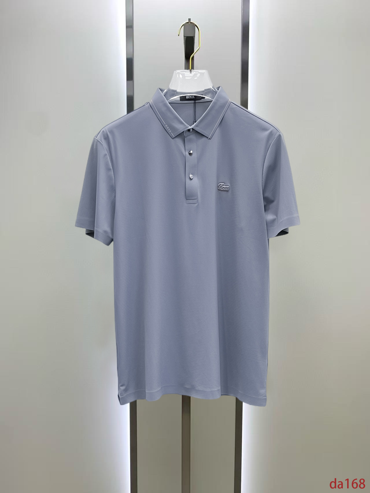 NO:448532,BOSS High-end Business White-collar workers are a must-have item for individuals in the unit!  Seizure-free pressed gel ice silk casual business short-sleeved Polo, technology fabric, ice silk traceless, very good body feel, smooth feel and great texture!  Good elasticity, no sense of restraint, the fabric has its own breathable mesh, moisture absorption and sweating, quick drying and keeping it dry, small lapel placket-breasted design, showing a straight posture, not soft pedal, simple style, can be used for business and leisure, highly recommended!  High-elastic ice silk, the touch is as smooth as jade silk, clean and neat, and elegant and gentlemanly. The high-end materials are the key to the fabric, the quality control must be used. The feel is extremely delicate and smooth, the fabric has a good gloss and upper body skeleton feel, so we can greet mature and quality men's clothing!  Sweat in summer and dry instantly, a brand new experience Business commuting and leisure M-4XL, T-shirt, alexander wang19860909BOSS 高端商务 白领 单位人士必入单品！ 无痕压胶冰丝休闲商务短袖Polo,科技面料,冰丝无痕,体感非常棒,手感顺滑质感很棒！弹性好,无任何束缚感,面料自带透气网孔,吸湿排汗,速干保持干爽,小翻领门襟排扣设计,展露挺拔姿态,不软踏,简约款式,商务休闲都可驾驭,强烈推荐！高弹冰丝,触感堪比玉蚕丝一样丝滑,干净利落,儒雅绅士风度.高级材质,重点就是面料上,品控的必上,手感极其细腻光滑,面料光泽感和上身骨架感好,打招成熟品质男装！夏天出汗秒干,全新体验 商务通勤休闲 M-4XL,,T-shirt,alexander wang,Men's clothing