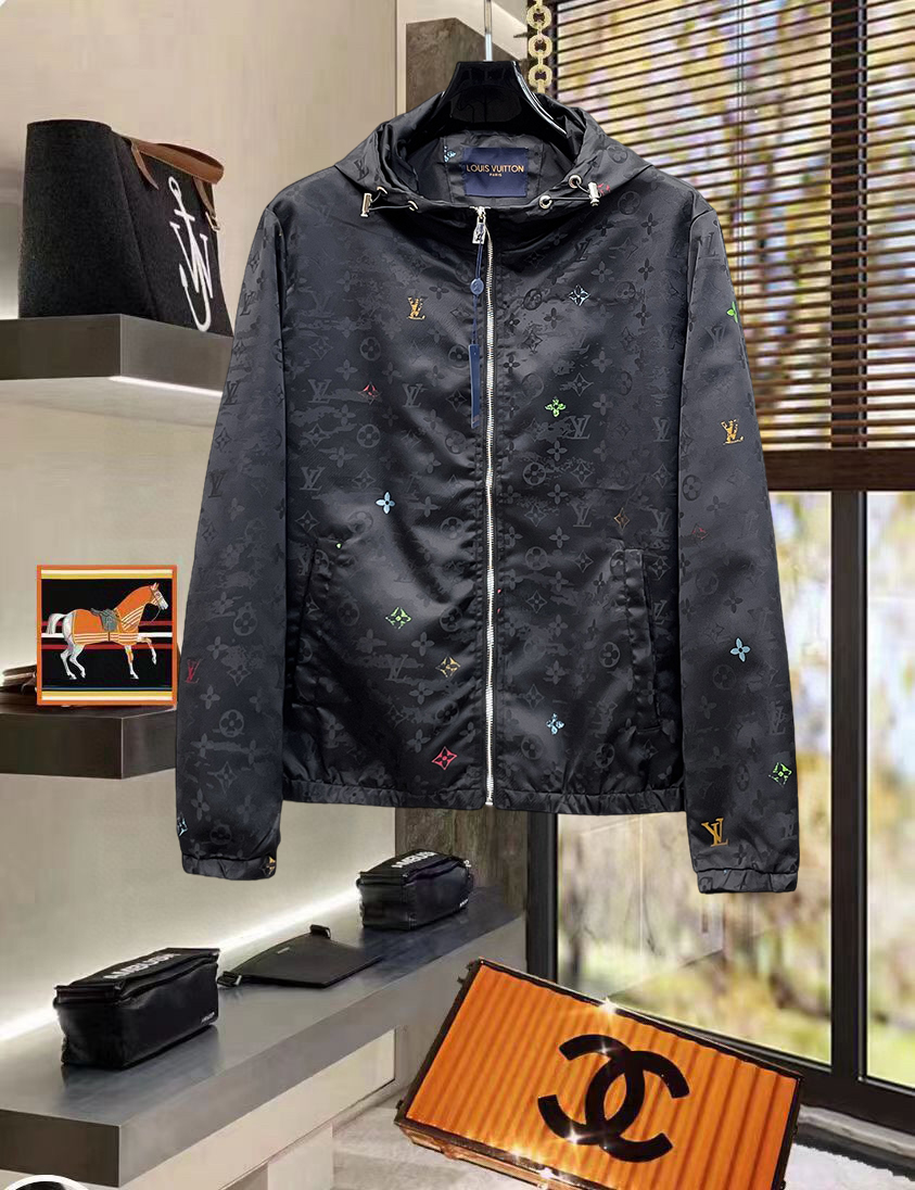 NO:734361,LV 2026 new spring jacket, original 1:1 customized hardware accessories, all imported original customization, welcome to compare at the counter, super soft, super heavy fabric, perfect workmanship, pay attention to the fabric, super comfortable, exclusive model, non-market goods, same size for men and women, M to XXXL, Louis Vuitton, jackets & coats,19860909LV 2026开春新款夹克 原版1:1订制五金配件全进口原版定制 欢迎专柜对比 超柔软 超级重面料做工杠杠的版型完美 注意面料超舒服 独家款 非市场货 男女同款尺码M一XXXL,,louis vuitton,jackets & coats,,Men's clothing