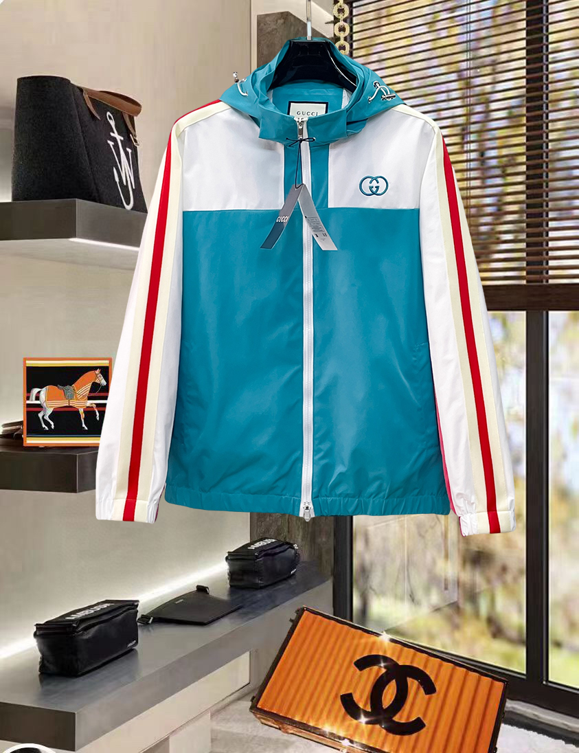 NO:734304,Gucci 2026 new spring jacket. Original 1:1 custom-made hardware accessories. All imported and original customization. Welcome to compare at the counter. Super soft, super heavy fabric, perfect workmanship. Note that the fabric is super comfortable. Exclusive model. Not available in the market. Same size for men and women, M to XXXL,, jackets & coats,19860909古奇 2026开春新款夹克 原版1:1订制五金配件全进口原版定制 欢迎专柜对比 超柔软 超级重面料做工杠杠的版型完美 注意面料超舒服 独家款 非市场货 男女同款尺码M一XXXL,,jackets & coats,,Men's clothing