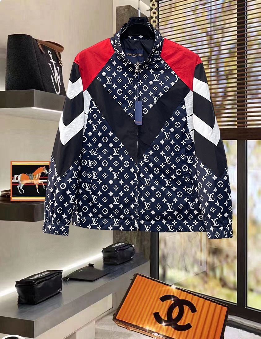 NO:734335,LV 2026 new spring jacket, original 1:1 customized hardware accessories, all imported original customization, welcome to compare at the counter, super soft, super heavy fabric, perfect workmanship, pay attention to the fabric, super comfortable, exclusive model, non-market goods, same size for men and women, M to XXXL, Louis Vuitton, jackets & coats,19860909LV 2026开春新款夹克 原版1:1订制五金配件全进口原版定制 欢迎专柜对比 超柔软 超级重面料做工杠杠的版型完美 注意面料超舒服 独家款 非市场货 男女同款尺码M一XXXL,,louis vuitton,jackets & coats,,Men's clothing