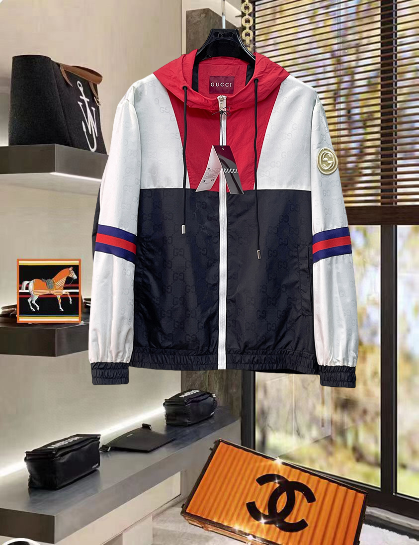 NO:734315,Gucci 2026 new spring jacket. Original 1:1 custom-made hardware accessories. All imported and original customization. Welcome to compare at the counter. Super soft, super heavy fabric, perfect workmanship. Note that the fabric is super comfortable. Exclusive model. Not available in the market. Same size for men and women, M to XXXL,, jackets & coats,19860909古奇 2026开春新款夹克 原版1:1订制五金配件全进口原版定制 欢迎专柜对比 超柔软 超级重面料做工杠杠的版型完美 注意面料超舒服 独家款 非市场货 男女同款尺码M一XXXL,,jackets & coats,,Men's clothing