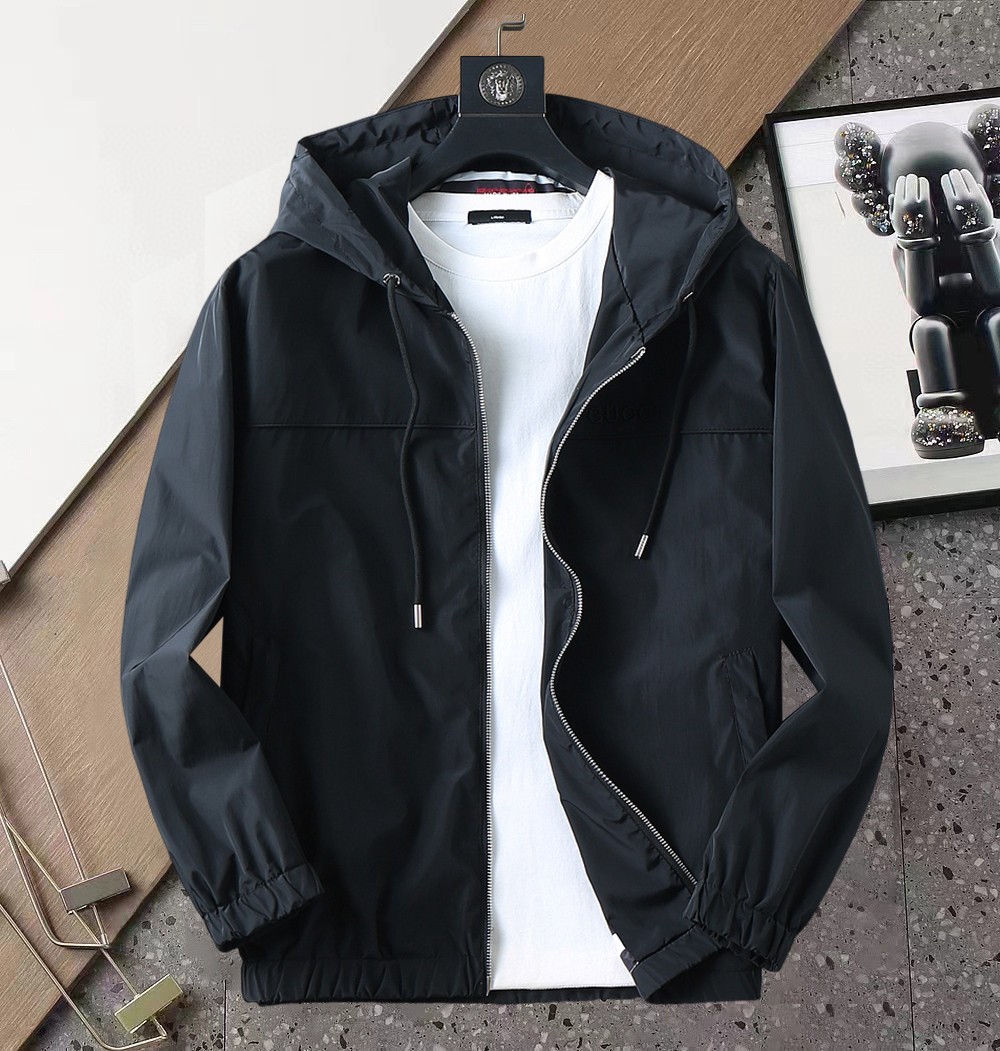 NO:596516,Gucci's 2025 new autumn jacket, the new product on the show is in perfect condition, comfortable and warm, complete with three colors, full and attractive color, very outstanding design, easily upgrades the fashion sense, extremely elegant and rigorous workmanship, neat and meticulous wiring!  A masterpiece from a famous designer!  The upper body does not look bloated and is super handsome!  Available size M ~ XXXL,,jackets & coats,jackets & coats,alexander wang19860909古奇 2025开秋新款夹克外套,秀场新品品相非常完美,舒适保暖,三标齐全色泽饱满诱人,非常出彩的设计,轻松将时髦感进阶,做工极为考究严谨,走线工整细致！大牌设计师巨作！上身不显臃肿、超级帅气！现货码数M ～ XXXL,,jackets & coats,jackets & coats,alexander wang,Men's clothing