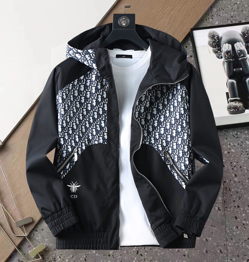 NO:596513,Dior's 2025 new autumn jacket, the new product on the show is in perfect condition, comfortable and warm, complete with three labels, full of attractive colors, very outstanding design, easily upgrades the fashion sense, extremely elegant and rigorous workmanship, neat and meticulous wiring!  A masterpiece from a famous designer!  The upper body does not look bloated and is super handsome!  Available sizes M ~ XXXL,,dior,jackets & coats,jackets & coats,alexander wang19860909迪奥 2025开秋新款夹克外套,秀场新品品相非常完美,舒适保暖,三标齐全色泽饱满诱人,非常出彩的设计,轻松将时髦感进阶,做工极为考究严谨,走线工整细致！大牌设计师巨作！上身不显臃肿、超级帅气！现货码数M ～ XXXL,,dior,jackets & coats,jackets & coats,alexander wang,Men's clothing