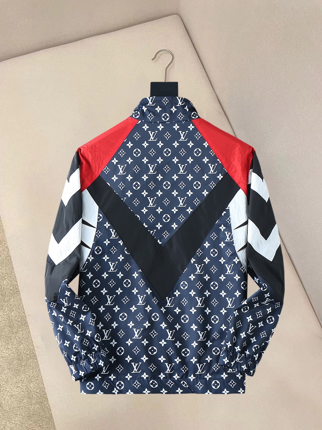 Alternative view of Louis Vuitton Jacket 01985