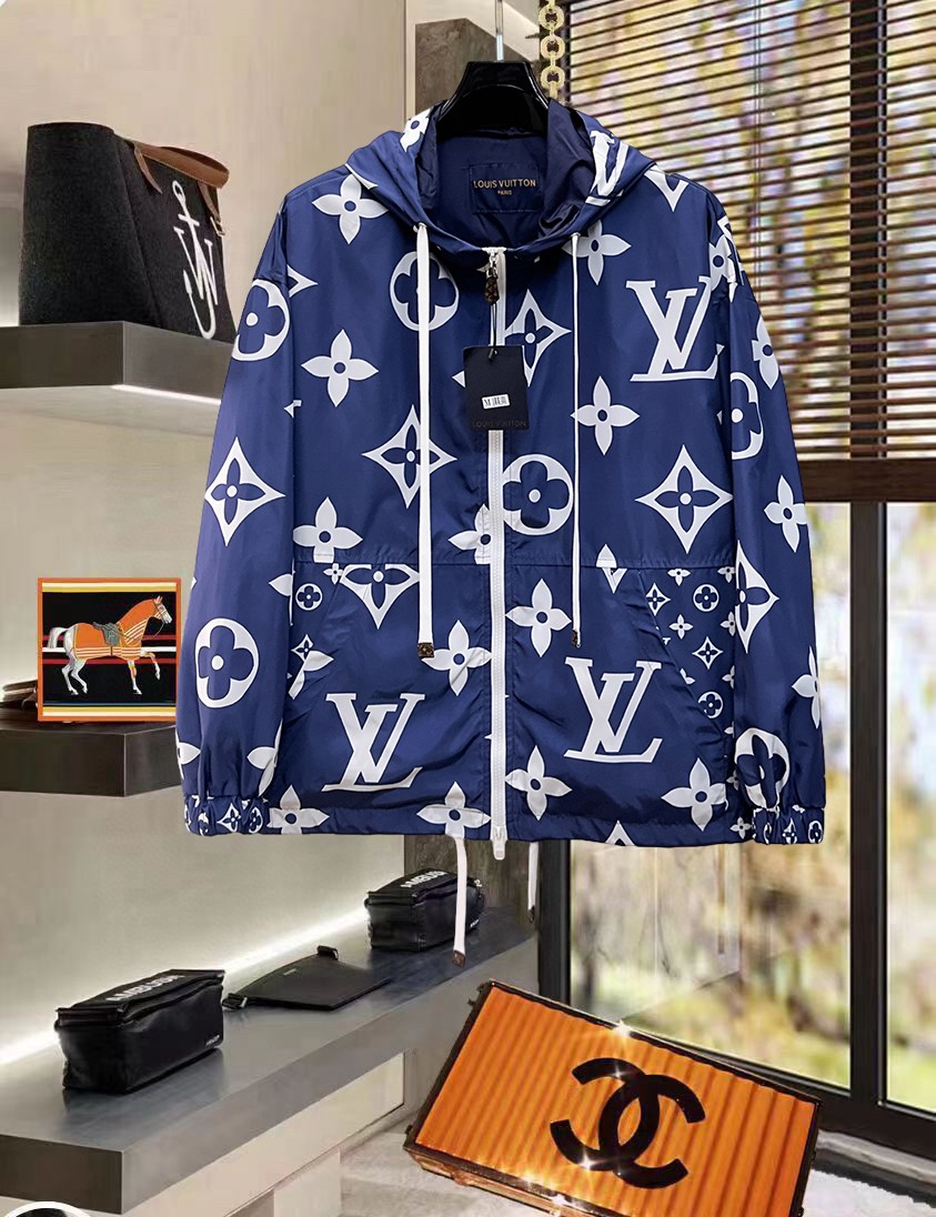 NO:734345,LV 2026 new spring jacket, original 1:1 customized hardware accessories, all imported original customization, welcome to compare at the counter, super soft, super heavy fabric, perfect workmanship, pay attention to the fabric, super comfortable, exclusive model, non-market goods, same size for men and women, M to XXXL, Louis Vuitton, jackets & coats,19860909LV 2026开春新款夹克 原版1:1订制五金配件全进口原版定制 欢迎专柜对比 超柔软 超级重面料做工杠杠的版型完美 注意面料超舒服 独家款 非市场货 男女同款尺码M一XXXL,,louis vuitton,jackets & coats,,Men's clothing