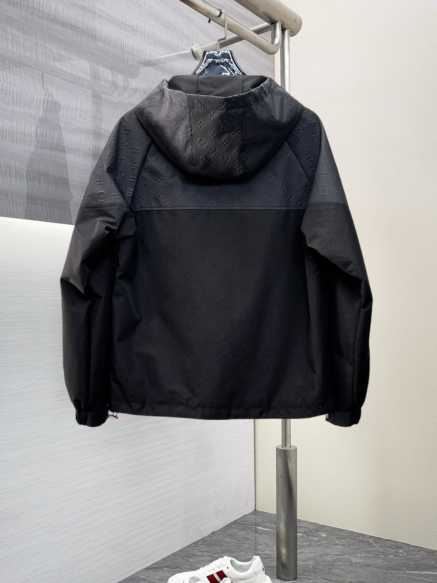 Alternative view of Louis Vuitton Jacket 09009