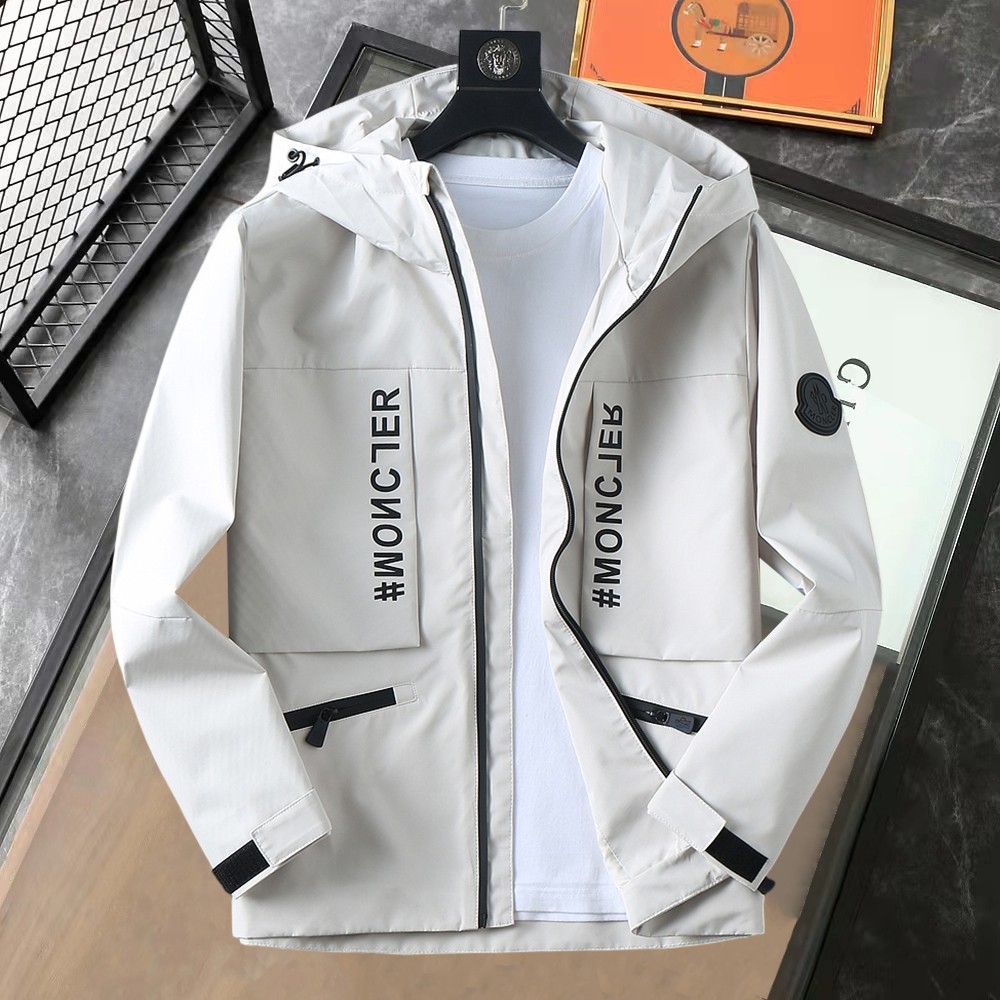 NO:737178,Mengkou 2026 new spring jacket, the new product on the show is in perfect condition, comfortable and warm, complete with three labels, full and attractive color, very outstanding design, easily upgrades the sense of fashion, the workmanship is extremely sophisticated and rigorous, and the wiring is neat and meticulous!  A masterpiece from a famous designer!  The upper body does not look bloated and is super handsome!  Available sizes M ~ XXXL,,Moncler,jackets & coats,jackets & coats,19860909蒙口 2026开春新款夹克外套,秀场新品品相非常完美,舒适保暖,三标齐全色泽饱满诱人,非常出彩的设计,轻松将时髦感进阶,做工极为考究严谨,走线工整细致！大牌设计师巨作！上身不显臃肿、超级帅气！现货码数M ～ XXXL,,Moncler,jackets & coats,jackets & coats,,Men's clothing