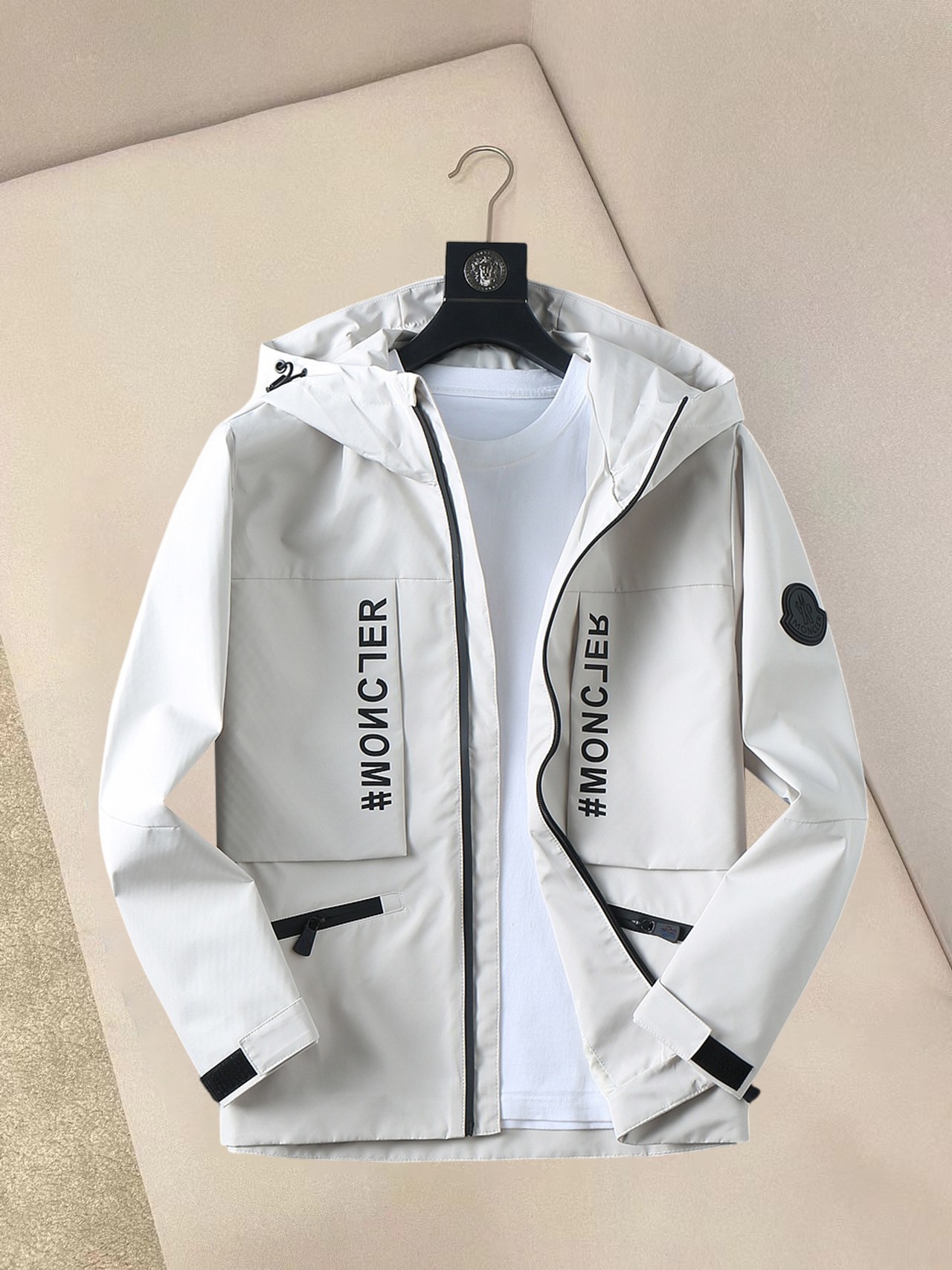 Moncler Jacket 01976