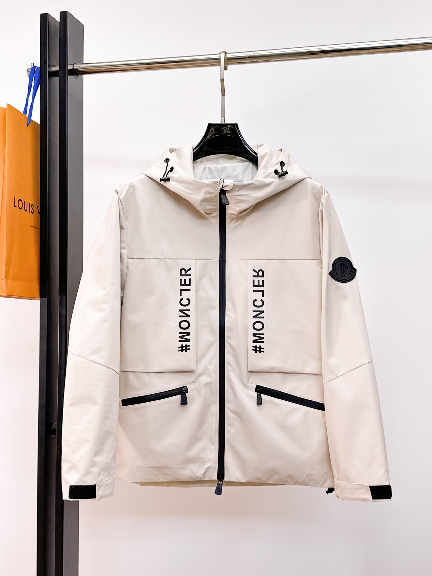 Moncler Jacket 06454