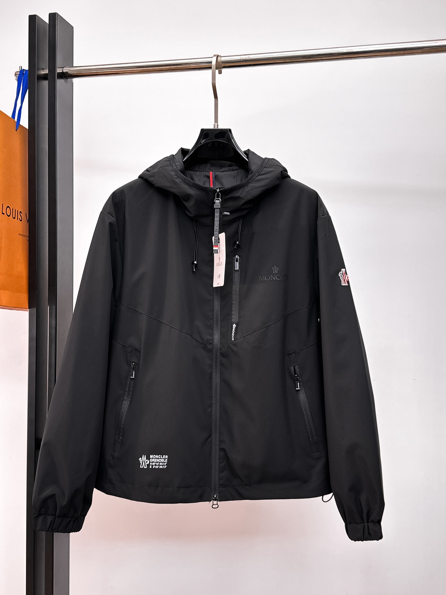 Moncler Jacket 06453