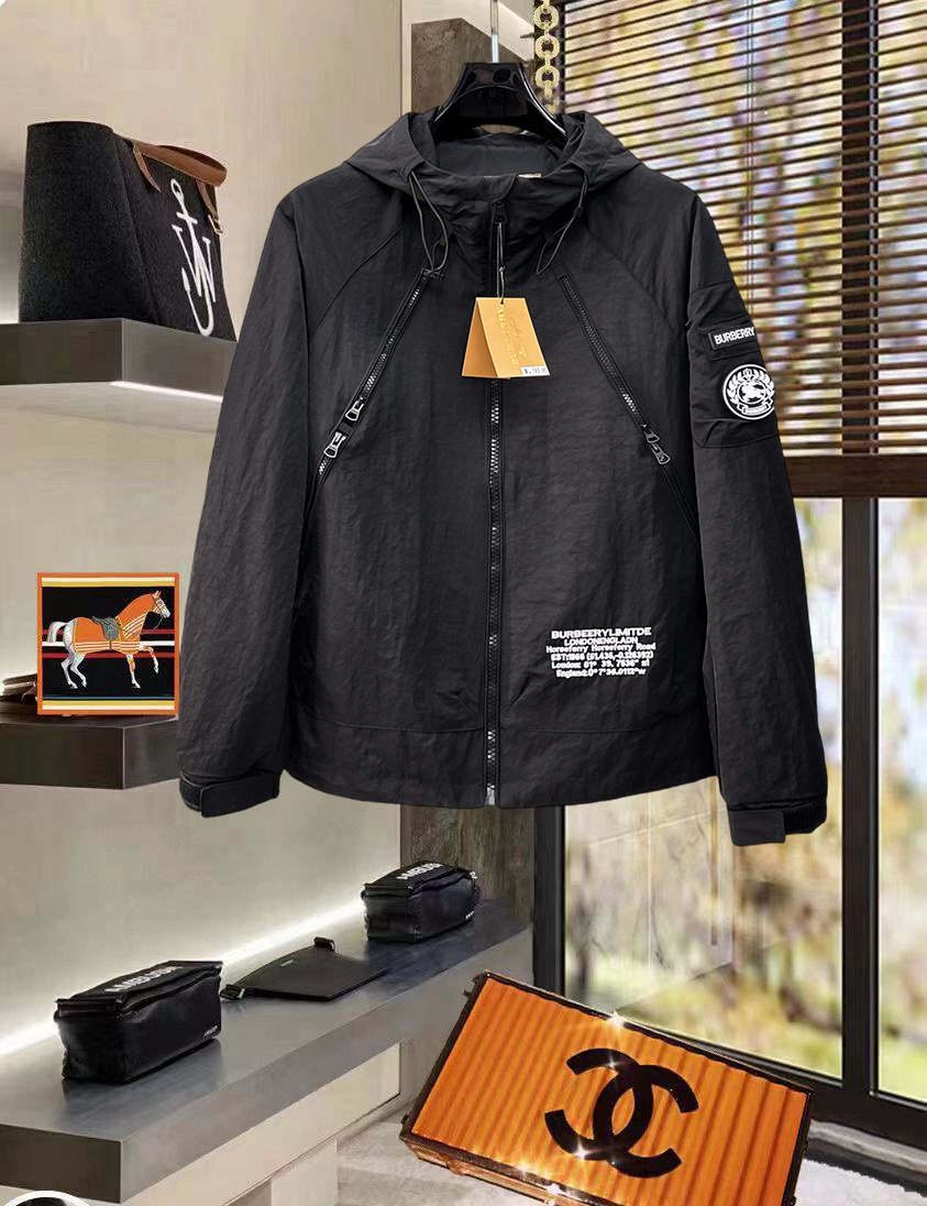 NO:734426,Burberry 2026 new spring jacket, original 1:1 customized hardware accessories, all imported original customization, welcome to compare at the counter, super soft, super heavy fabric workmanship, perfect fit, pay attention to the fabric, super comfortable, exclusive model, non-market goods, same size for men and women, M to XXXL,, burberry, jackets & coats,19860909巴宝莉 2026开春新款夹克 原版1:1订制五金配件全进口原版定制 欢迎专柜对比 超柔软 超级重面料做工杠杠的版型完美 注意面料超舒服 独家款 非市场货 男女同款尺码M一XXXL,,burberry,jackets & coats,,Men's clothing