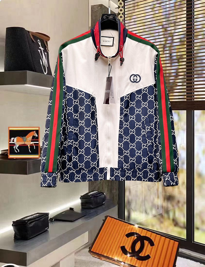 NO:734365,Gucci 2026 new spring jacket. Original 1:1 custom-made hardware accessories. All imported and original customization. Welcome to compare at the counter. Super soft, super heavy fabric, perfect workmanship. Note that the fabric is super comfortable. Exclusive model. Not available in the market. Same size for men and women, M to XXXL,, jackets & coats,19860909古奇 2026开春新款夹克 原版1:1订制五金配件全进口原版定制 欢迎专柜对比 超柔软 超级重面料做工杠杠的版型完美 注意面料超舒服 独家款 非市场货 男女同款尺码M一XXXL,,jackets & coats,,Men's clothing