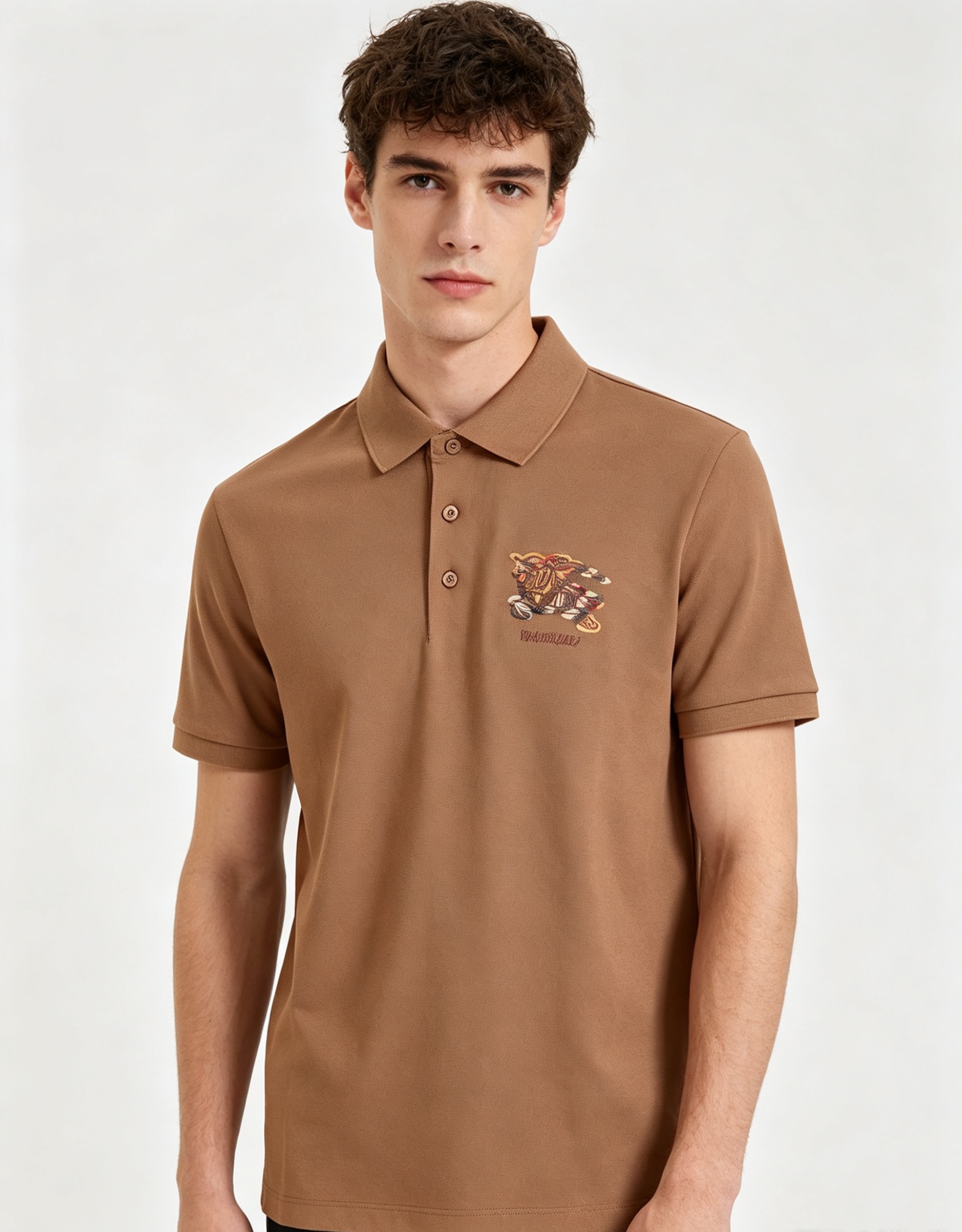专柜还原顶级复刻版 巴宝莉（Burberry）Polo衫便是绝佳诠释。深沉而优雅的藏蓝色调，仿佛是将夜空