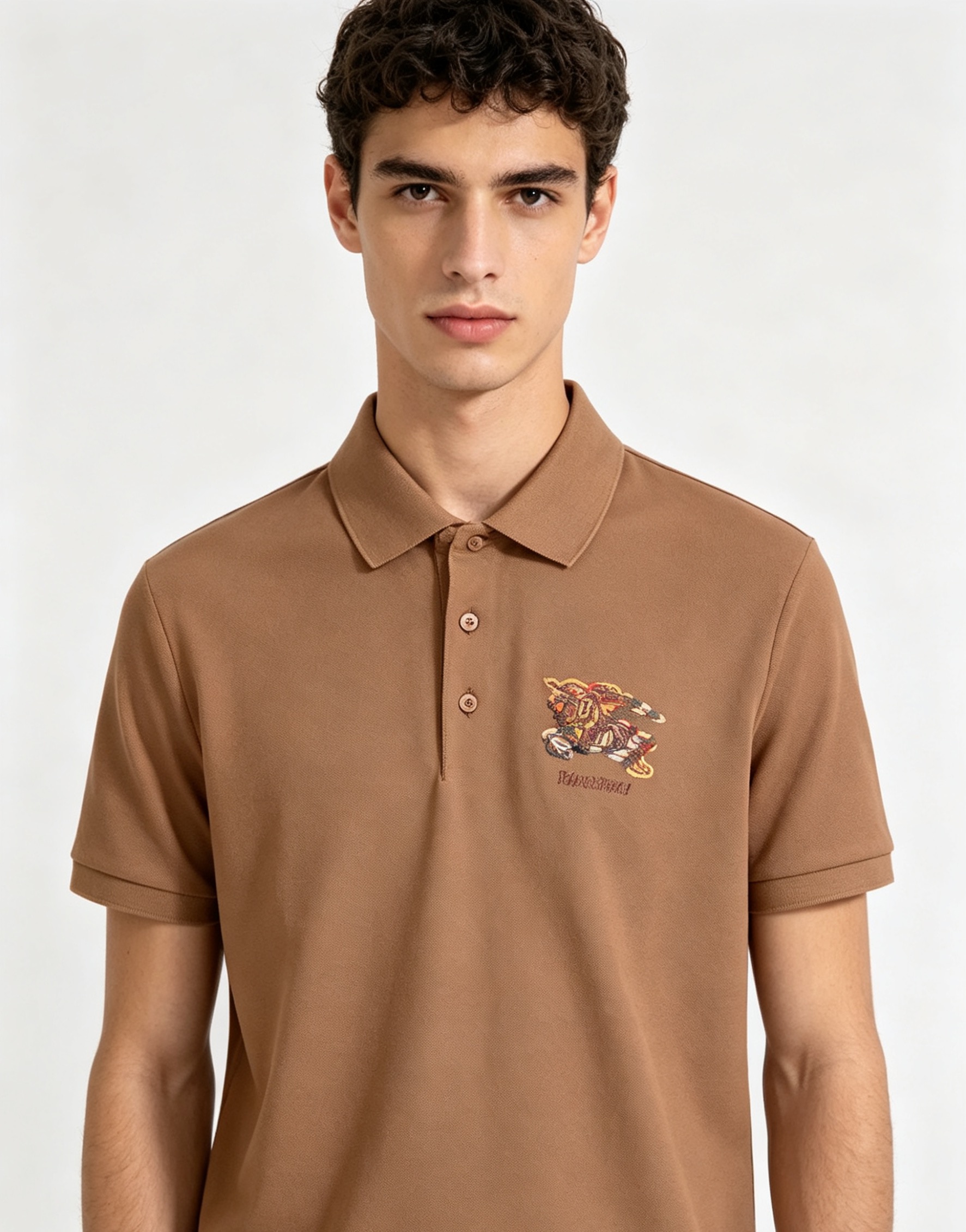 专柜还原顶级复刻版 巴宝莉（Burberry）Polo衫便是绝佳诠释。深沉而优雅的藏蓝色调，仿佛是将夜空