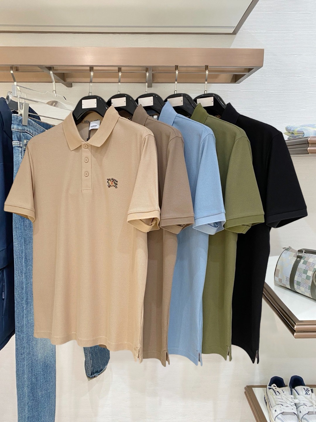 Burberry巴宝莉2026ss夏季新款字母logo男士翻领Polo衫！经典商务男款，高端男装的天花板