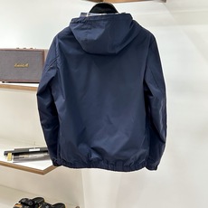 BBR巴宝莉 26FW 经典格纹双面拉链外套 BURBERRY巴宝莉双面格纹连帽外套 采用定制定染的格子面料制作,高级感 BBR巴宝莉 26FW 经典格纹双面拉链外套 BURBERRY巴宝莉双面格纹连帽外套 采用定制定染的格子面料制作,高级感