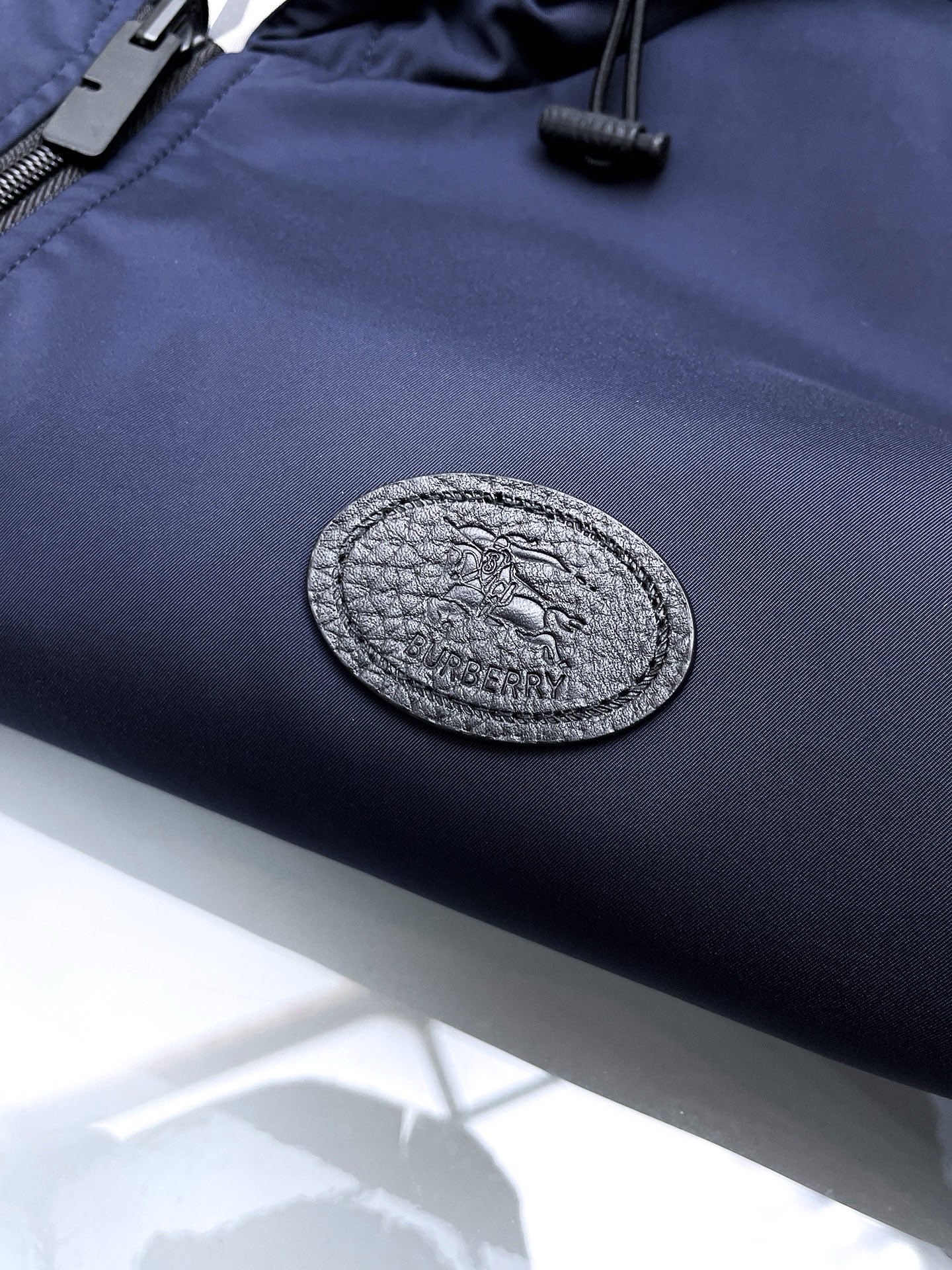 BBR巴宝莉 26FW 经典格纹双面拉链外套 BURBERRY巴宝莉双面格纹连帽外套 采用定制定染的格子面料制作,高级感 BBR巴宝莉 26FW 经典格纹双面拉链外套 BURBERRY巴宝莉双面格纹连帽外套 采用定制定染的格子面料制作,高级感