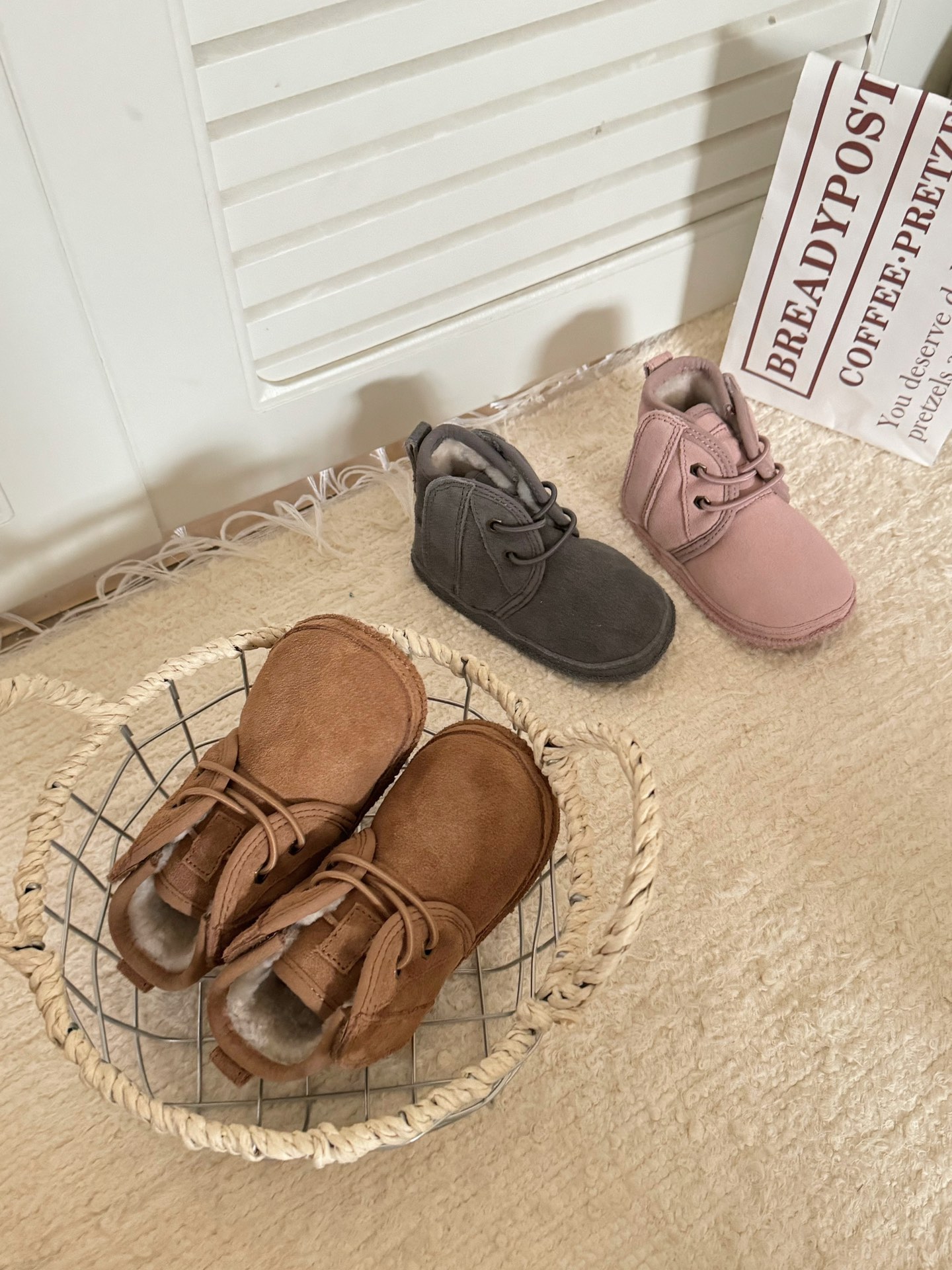 Soft and Comfortable Baby Shoes with Fur Skin for Learning to Walk - 图片 4