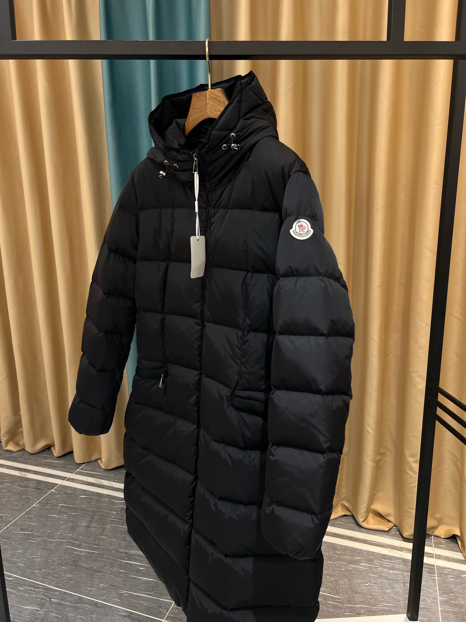 “MONCLER.蒙口”23最新款女士长款连帽羽绒服官网同步更新️️秋冬新品Avocette长款女士羽绒