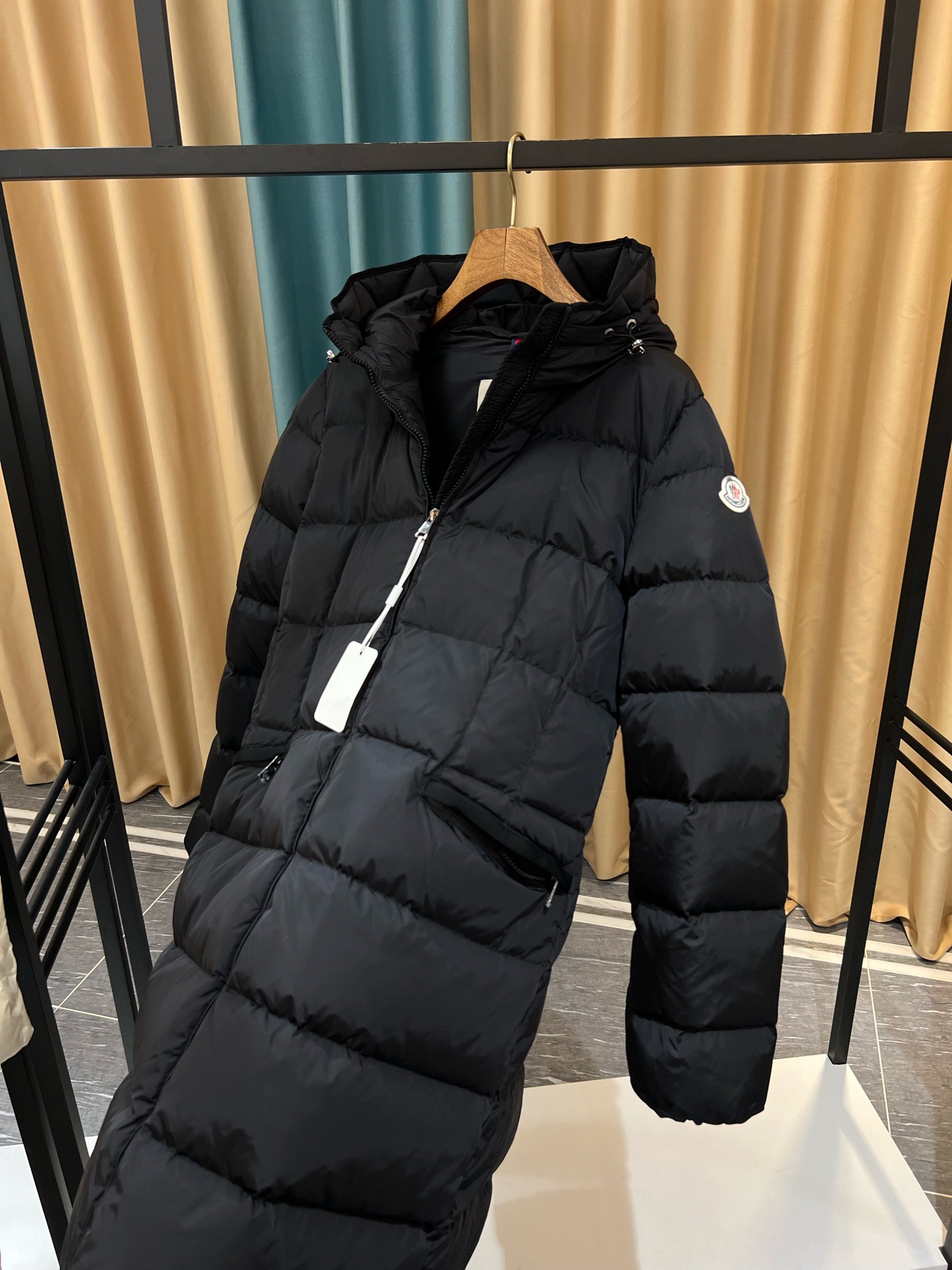 “MONCLER.蒙口”23最新款女士长款连帽羽绒服官网同步更新️️秋冬新品Avocette长款女士羽绒