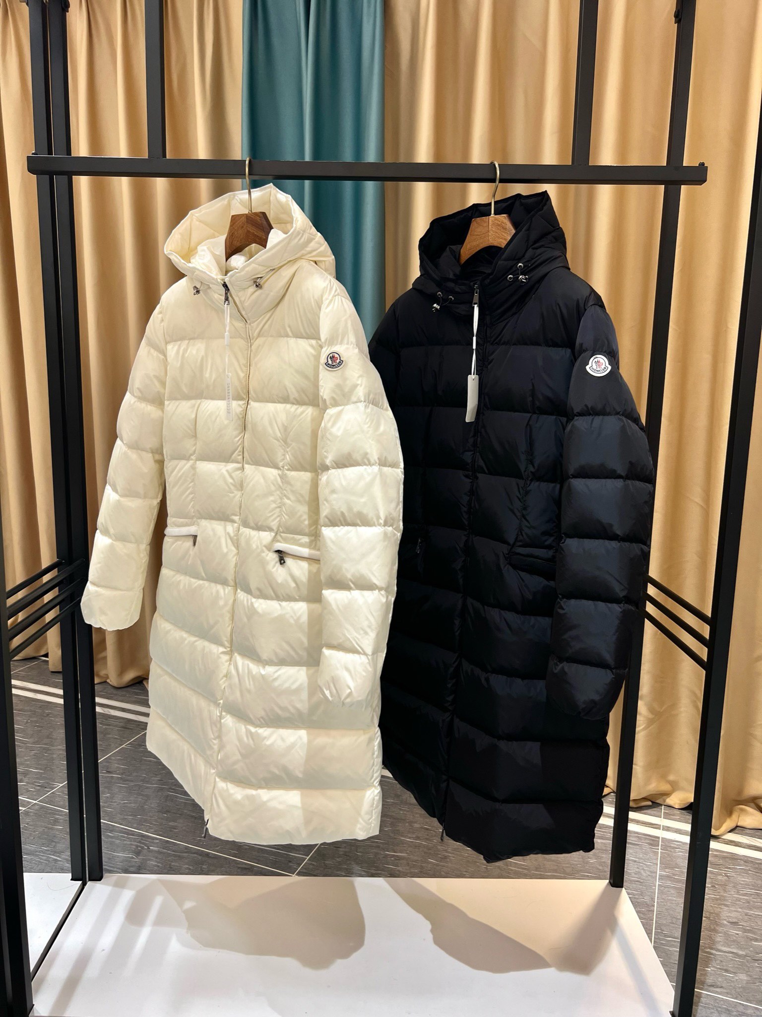 “MONCLER.蒙口”23最新款女士长款连帽羽绒服官网同步更新️️秋冬新品Avocette长款女士羽绒