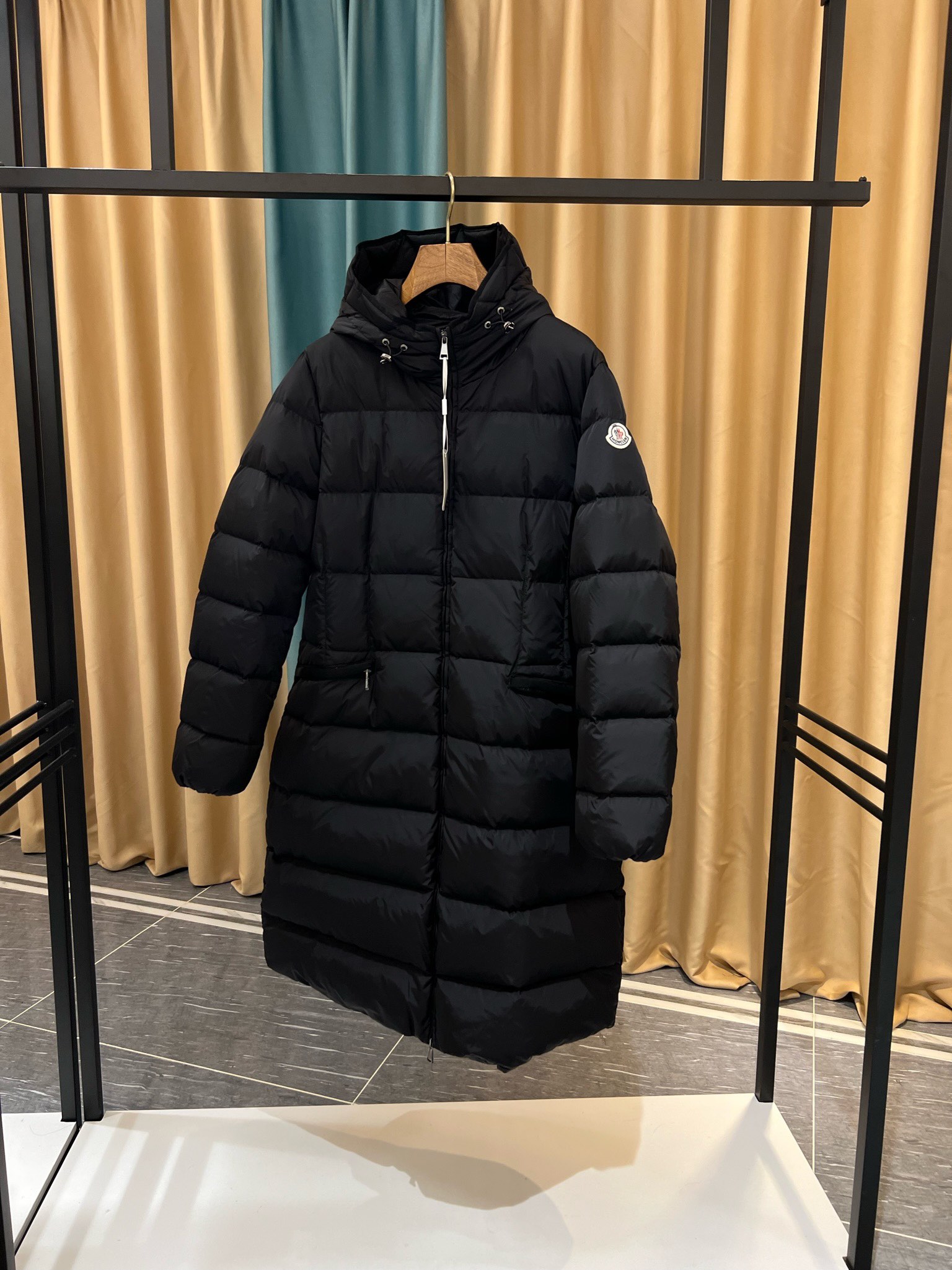 “MONCLER.蒙口”23最新款女士长款连帽羽绒服官网同步更新️️秋冬新品Avocette长款女士羽绒