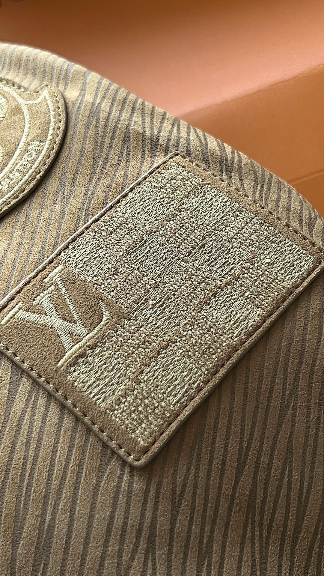 路易威登 Louis Vuitton 高定典藏名品高定成衣时装外套连衣裙衬衫T恤 #0D42623A 2