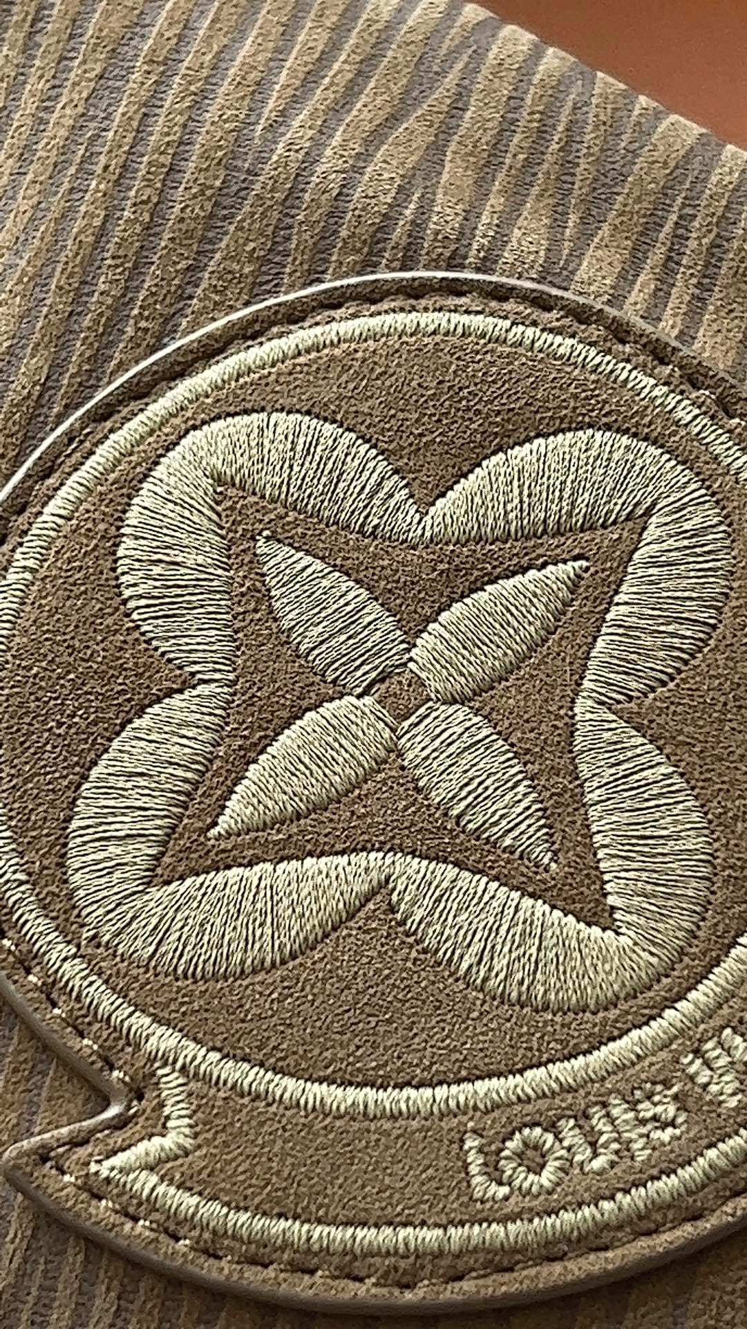路易威登 Louis Vuitton 高定典藏名品高定成衣时装外套连衣裙衬衫T恤 #0D42623A 6