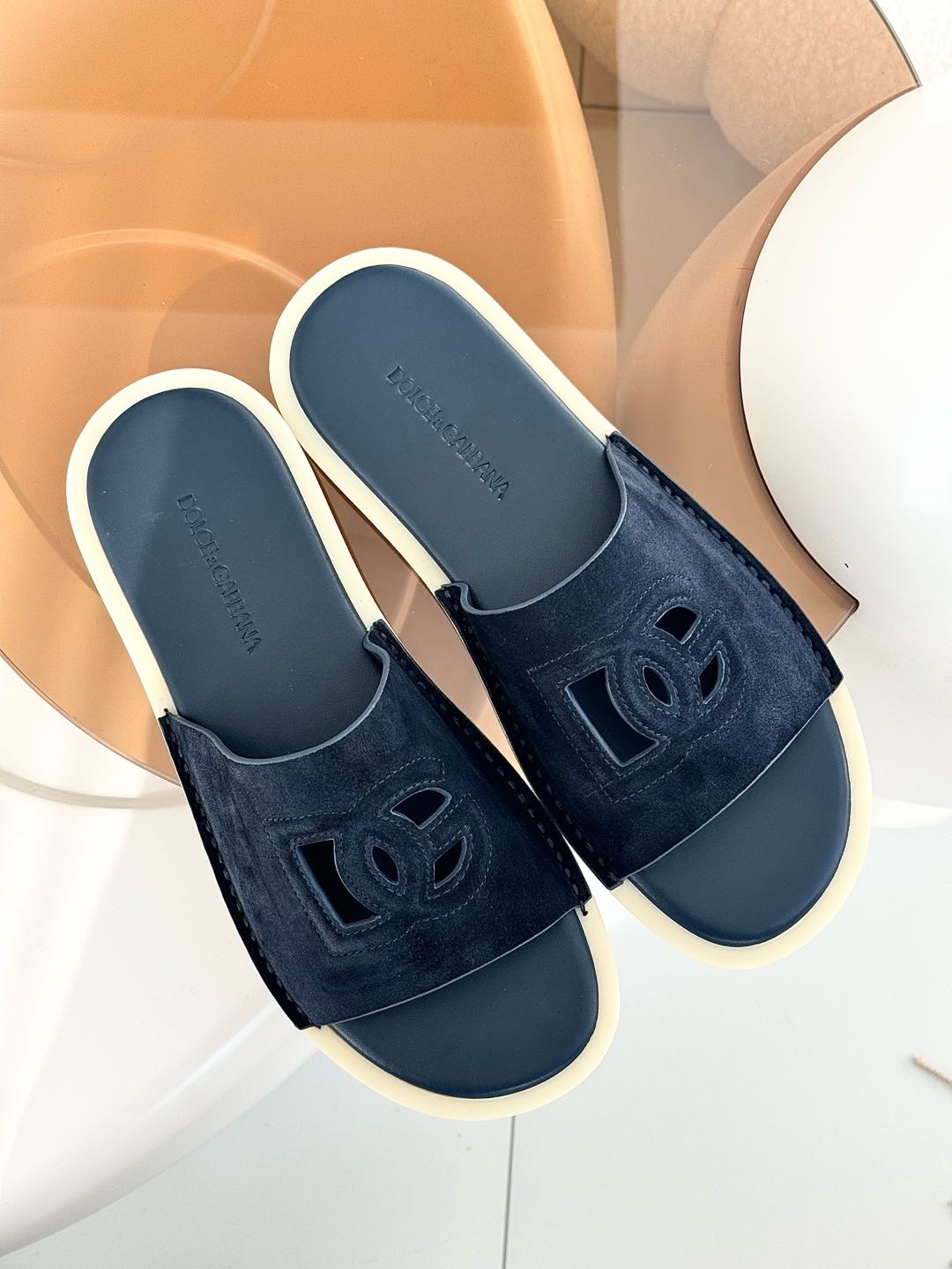 NO:274863,D&G/Dolce & Gabbana Men's DG Hollow Suede Slippers FARFETCH Original Craft High-end Quality SIZE:38-46, Dolce & Gabbana,slippers19860909D＆G/杜嘉班纳男士DG 镂空绒面皮拖鞋FARFETCH原版工艺 高端品质 SIZE:38-46,,Dolce&Gabbana,slippers,Men's shoes