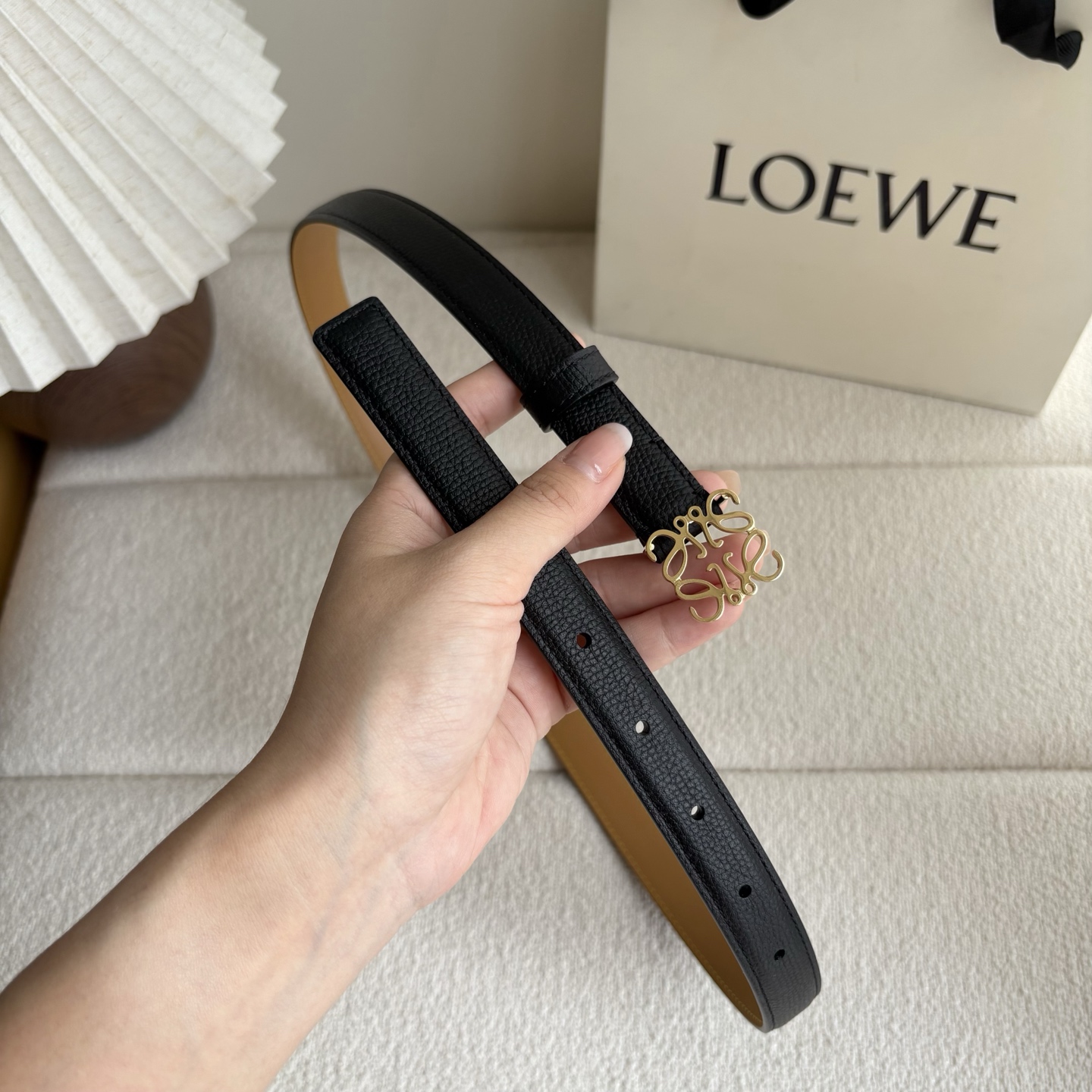 走量款 重磅来袭🎉 Loewe 鹅卵石纹牛皮腰带。Anagram搭扣 Anchor腰带扣 宽2.0cm，