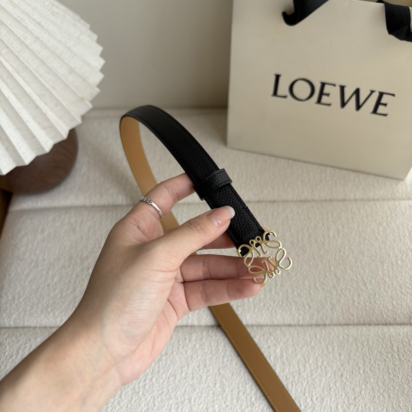 走量款 重磅来袭🎉 Loewe 鹅卵石纹牛皮腰带。Anagram搭扣 Anchor腰带扣 宽2.0cm，