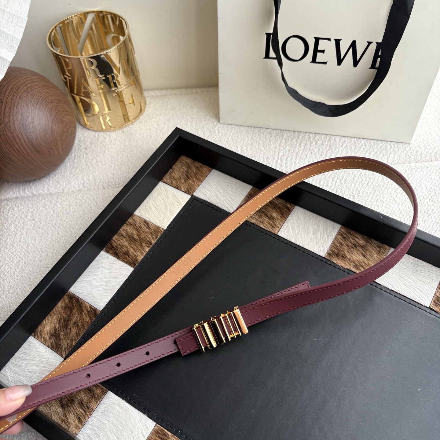 Loewe经典牛皮革腰带 亮面LOEWE几何腰带扣-Top High Quatity Cheap Sneakers Fashion Clothing Clothes Bags handbags Shoes of all Brand wholesale With The best Quality And Beautiful Price from China Factory Chinese suppliers wholesaler seller Loewe经典牛皮革腰带 亮面LOEWE几何腰带扣