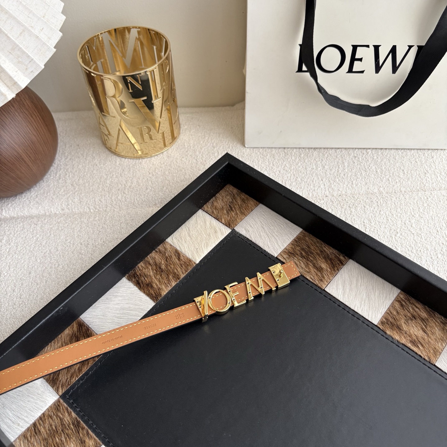 罗意威新款光滑牛皮革腰带 饰以金属LOEWE标志 宽1.5cm 五孔调节 黑色-Top High Quatity Cheap Sneakers Fashion Clothing Clothes Bags handbags Shoes of all Brand wholesale With The best Quality And Beautiful Price from China Factory Chinese suppliers wholesaler seller 罗意威新款光滑牛皮革腰带 饰以金属LOEWE标志 宽1.5cm 五孔调节 黑色