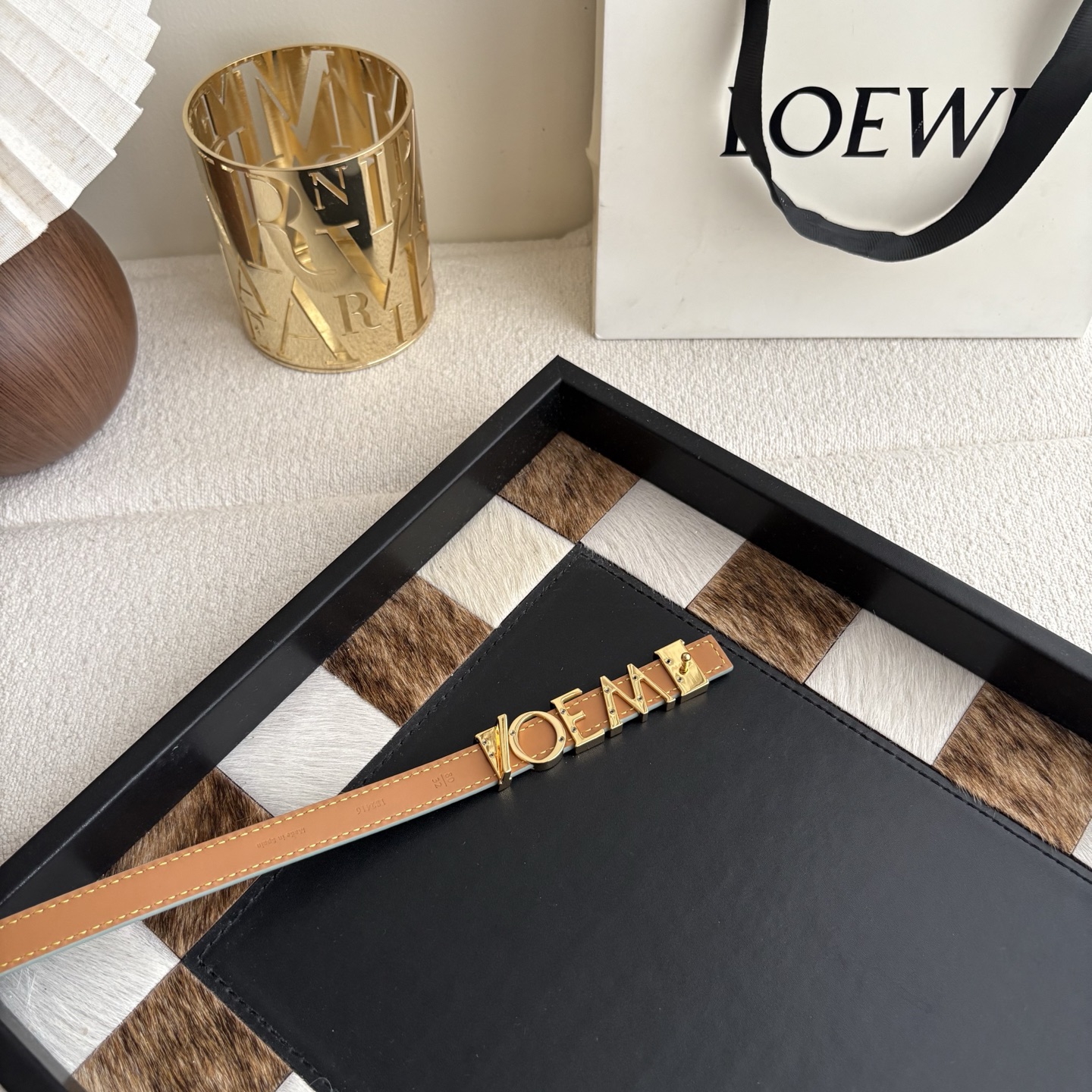 罗意威新款光滑牛皮革腰带 饰以金属LOEWE标志 宽1.5cm 五孔调节 冰川蓝