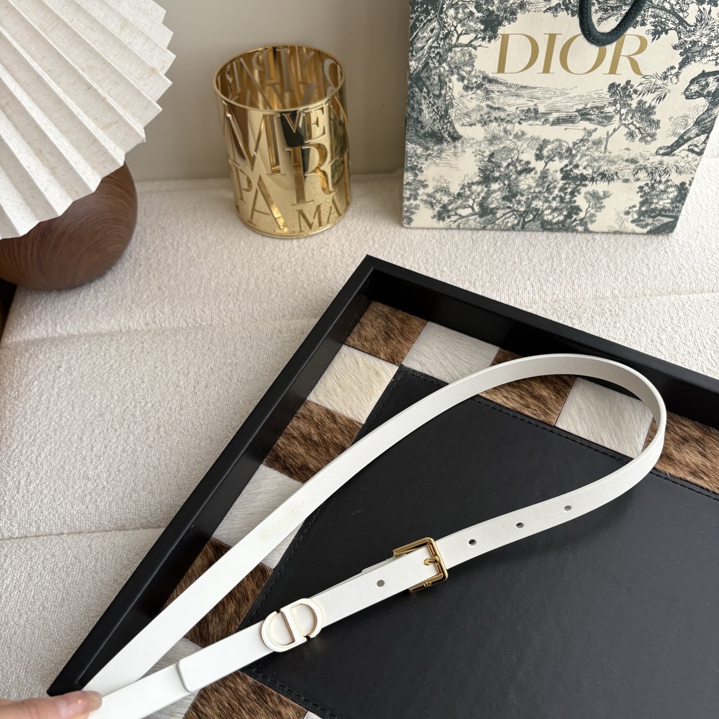 Dior新款腰带 舒适细腻 精品针扣搭配最新款珐琅戒指 精致优雅-Chinese wholesaler seller Clothes Bags handbags wholesale Shoes High Quatity wholesaler seller Cheap Sneakers from China Factory Chinese suppliers china wholesale clothing wholesaler seller Dior新款腰带 舒适细腻 精品针扣搭配最新款珐琅戒指 精致优雅