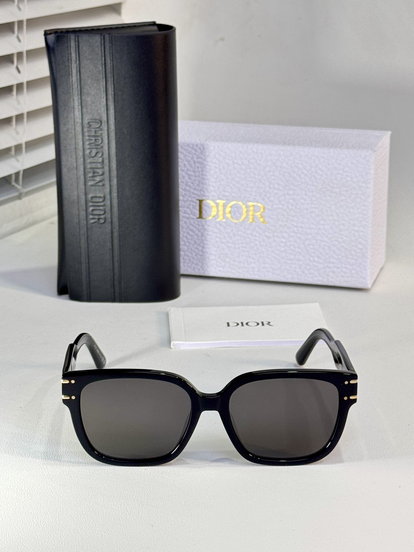 Recomendación destacada Modelo: Dio*Signature S7F Talla: 56□17-145 👇 Gafas de sol de acetato del mismo estilo que Jay …