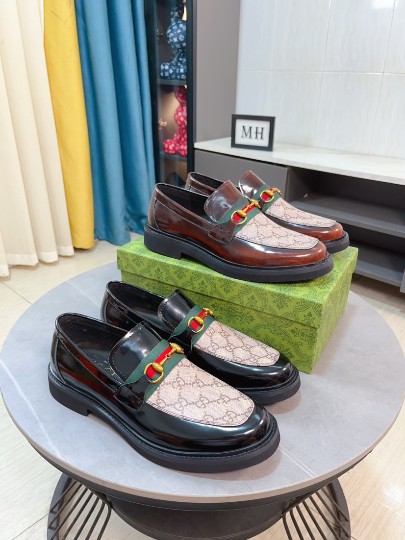 NO:272665,Niuli [GUCCI] formal men's leather shoes [Strong] [Strong] [Strong] New models are coming~ The original quality upper uses an Italian imported edge, the leather is soft and delicate, wear-resistant and anti-slip combination sole, the shoe shape is dignified and domineering, and the luxurious and charm is uncovered!  Natural and free upstartism, leading the trend. Number 38-44, gucci19860909牛里【GUCCI】正装男士皮鞋[强][强][强]新款来袭～原版质量鞋面采用意大利进口开边,皮质柔软细腻jia耐磨防滑组合大底,鞋型端庄霸气,奢华魅力无所掩盖！自然洒脱的新贵主义,引领潮流.码数38-44,,gucci,Men's shoes