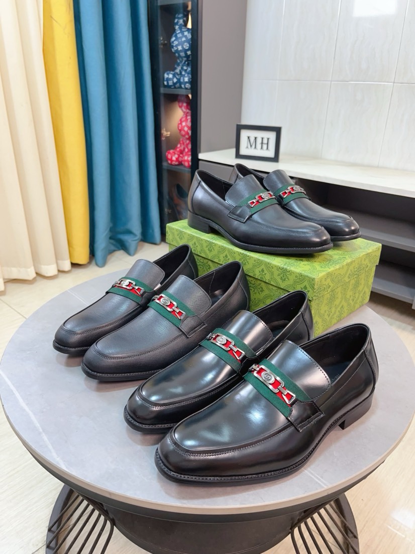 NO:854464,[GUCCI] A new style of formal men's leather shoes is here~ The original quality upper is made of soft and delicate Italian cowhide leather, with a comfortable and soft top layer of genuine leather, and a rubber wear-resistant outsole. The shoe shape is dignified and domineering, and the luxury charm is unobstructed!  Natural and free nouveau riche, leading the trend. Size 38-44, gucci, cowhide19860909【GUCCI古奇】正装男士皮鞋新款来袭～原版质量鞋面采用意大利牛皮皮质柔软细腻,舒适柔软头层真皮里,橡胶耐磨大底,鞋型端庄霸气,奢华魅力无所掩盖！自然洒脱的新贵主义,引领潮流.码数38-44,,gucci,cowhide,Men's shoes