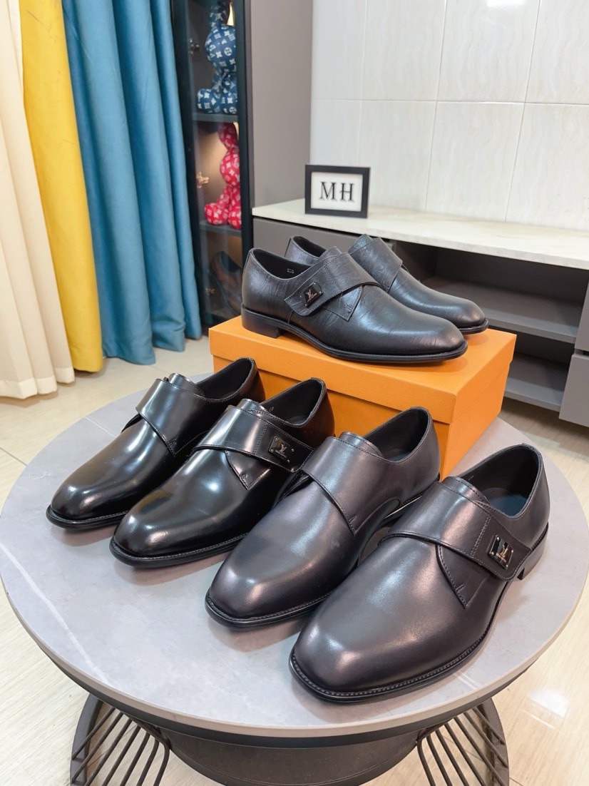 NO:274515,Niuli [LV] Louis Vuitton's new style of open-edged pig leather shoes are the most popular classic. The official website is synchronized, and the upper is embossed with comfortable cowhide inner, fashionable and unique brand craftsmanship. It highlights the hot style of the new year. Don't hesitate, don't hesitate anymore, you can buy it quickly. The number of sizes 38--44,, louis vuitton, louis vuitton, cowhide19860909牛里【LV】路易威登新款开边猪皮鞋最火爆的经典之做.官网同步,鞋面采用意大利进口鞋面压纹舒适的牛皮内里,时尚气息,独特品牌独特工艺.彰显了新一年度的爆款风格.别再犹豫,别再徘徊,您也赶紧入手吧.码数38--44,,louis vuitton,louis vuitton,cowhide,Men's shoes