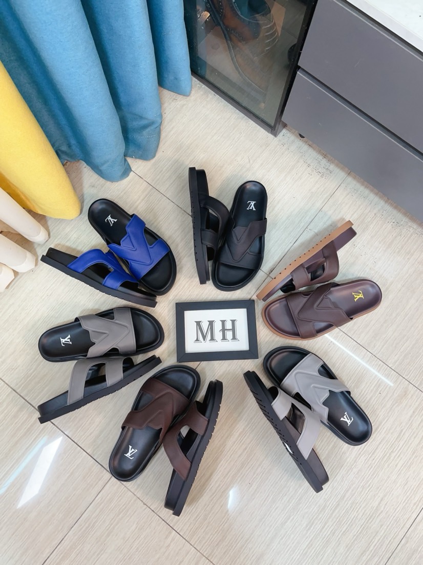 NO:272021,【LV】New multi-color men's slippers, original single quality top version, original special cowhide cross pattern inner side sheepskin, anti-slip combination bottom, more stable steps, more comfortable and lightweight, high-end and elegant, size number: 38~44,,louis vuitton, slippers, cowhide, sheepskin19860909【LV】多色新款男士拖鞋 ,原单品质顶级版 ,原版专用牛皮十字纹内里侧羊皮,防滑组合底,步履更稳,更舒适轻便,高档大方,码数:38~44,,louis vuitton,slippers,cowhide,sheepskin,Men's shoes