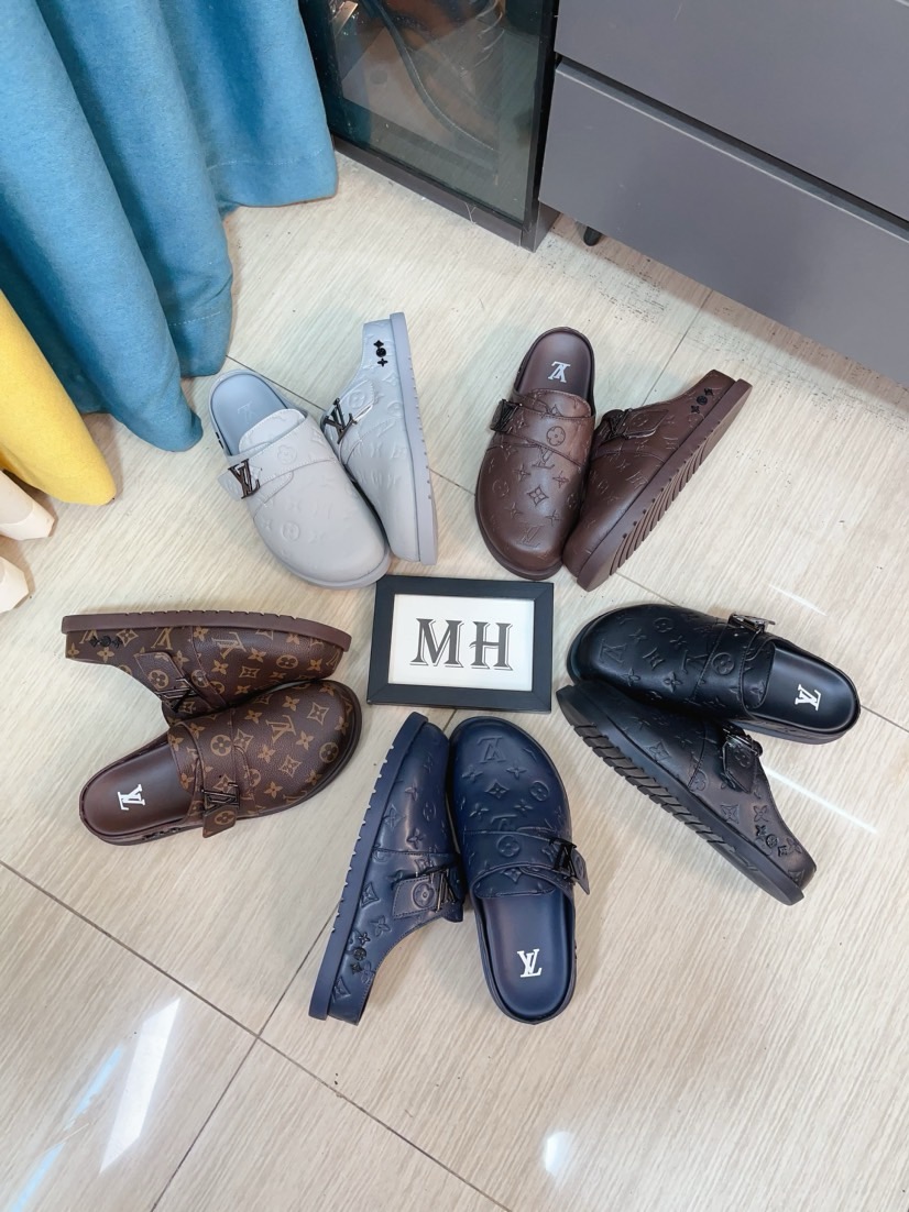 NO:272522,(lv-Louis Vuitton) New products for men's semi-trails, high-end boutique, exquisite embossed logo decoration on the upper, fine workmanship, super soft sole, casual, loose and comfortable, must-have in summer!  nsize38-44,,louis vuitton,louis vuitton19860909（lv-路易威登）新品男士半拖,高端精品,鞋面精致压花logo装饰,精细做工,鞋底超软,休闲宽松舒适型,夏季必入哦！nsize38-44,,louis vuitton,louis vuitton,Men's shoes