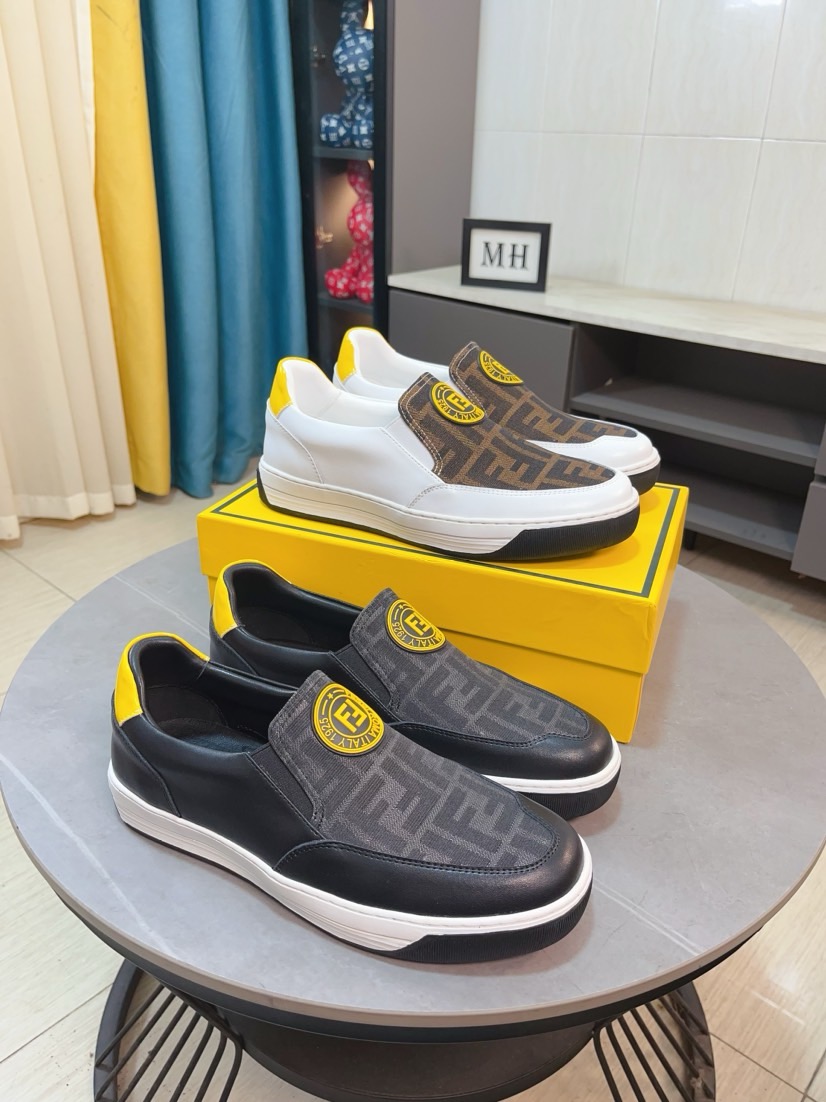 NO:272850,【fendi】Fendi classic comfortable men, this complex sneaker is made of soft calf leather genuine leather inner original ultralight rubber rough-grained sole. This unique and light style is suitable for the casual and exquisite sensibility of this season. It is comfortable and natural to wear. It is casual and traveling everyday in autumn and winter!  38/44, fendi, fendi, sneakers, cowhide19860909【fendi】芬迪经典舒适男士,这款复杂的运动鞋是由柔软的小牛皮真皮内里原版超轻橡胶材质粗纹大底 这种独特的轻薄风格适合这个季节的随意而精致的感性,上脚舒适自然 秋冬休闲出行日常款！38/44,,fendi,fendi,sneakers,cowhide,Men's shoes