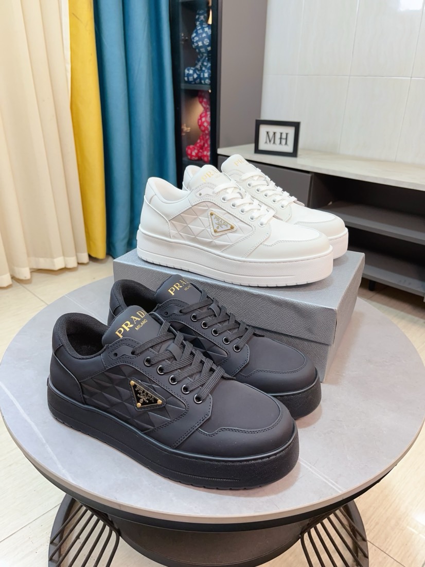 NO:273749,The new high-quality prada (Prada) counter is launched simultaneously. The new men's shoes and fabrics are selected for imported face nets and glue-dropping technology. Imported cowhide inner lining. High-end air cushion mold-opening rubber outsole, exquisite lines, simple and atmospheric, comfortable to go up and down, leisure and travel. Number of codes: 38-44,, prada, prada, cowhide19860909高品质新款prada(普拉达)专柜同步上市, 新款男鞋、面料精选进口面网配滴胶工艺.进口牛皮内里.高端气垫开模防滑橡胶大底,精美线条、简约大气,上脚舒服上挡次、休闲旅游.码数:38一44,,prada,prada,cowhide,Men's shoes