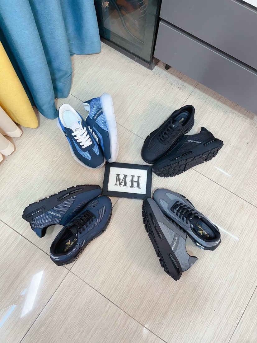 NO:274429,【boss】 With classic design, it has become a fashion darling that never ends, and a classic casual look. The upper uses top-grade reverse velvet leather and tarp. Brand logo embellishment to highlight the brand's charm; the brand's special sole in the top layer of genuine leather [Sun] [Sun] brand, wear-resistant, lightweight, size: 38-44,19860909【boss】 以经典的设计成为永不落幕的时尚宠儿,经典的休闲造型.鞋面采用顶级反绒皮搭配防水布 品牌logo点缀 彰显品牌魅力；头层真皮里[太阳][太阳]品牌专用大底,耐磨,轻便,码数:38-44,,Men's shoes