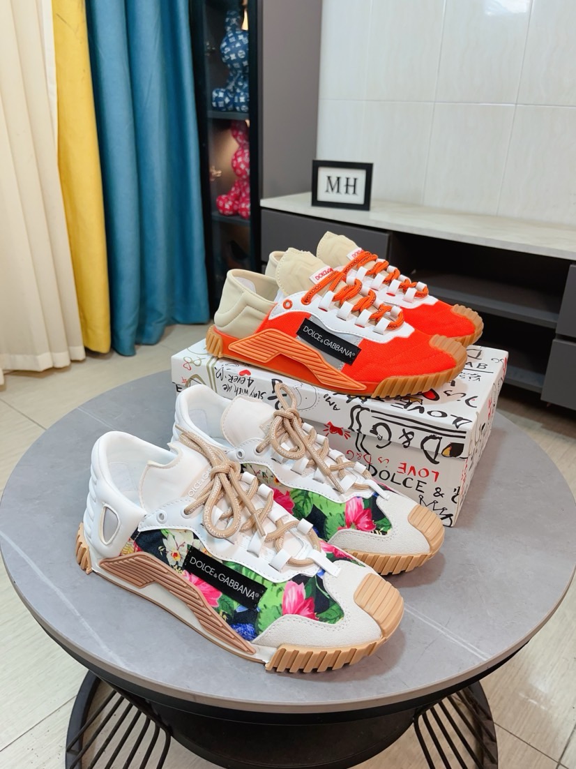 NO:274631,The new Dolce & Gabbana/DG Heavy Industry Series, the new casual and fashionable shoes have a simple and atmospheric style, fashionable and generous. The original breathable cotton cloth   hand-painted craftsmanship, comfortable breathable inner. Exquisite and luxurious, super A-level!  The style comparison counter is genuine, Size35-46, Dolce&Gabbana19860909新款Dolce＆Gabbana/DG重工系列,新款休闲时尚鞋版型简洁大气,时尚专属时尚又大方.原版透气绵布 手绘工艺,舒适的透气内里.精致奢华,超A级别！版型对比专柜正品,丝毫不差Size35-46,,Dolce&Gabbana,Men's shoes