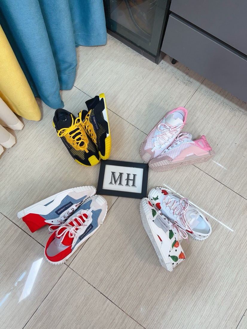 NO:274620,The new Dolce & Gabbana/DG Heavy Industry Series, the new casual and fashionable shoes have a simple and atmospheric style, fashionable and generous. The original breathable cotton cloth   hand-painted craftsmanship, comfortable breathable inner. Exquisite and luxurious, super A-level!  The style comparison counter is genuine, Size35-46, Dolce&Gabbana19860909新款Dolce＆Gabbana/DG重工系列,新款休闲时尚鞋版型简洁大气,时尚专属时尚又大方.原版透气绵布 手绘工艺,舒适的透气内里.精致奢华,超A级别！版型对比专柜正品,丝毫不差Size35-46,,Dolce&Gabbana,Men's shoes