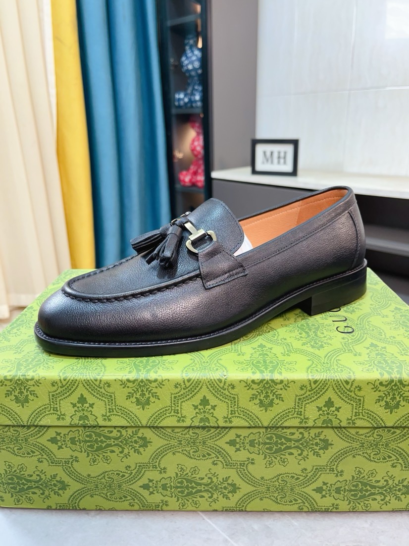 NO:274699,[GUCCI Gucci] The most popular classic of Gucci leather shoes. The official website is synchronized, and the upper uses Italian top layer cowhide, unique brand and unique craftsmanship. It highlights the hot style of the new year. Don’t hesitate, don’t hesitate anymore, you can buy it quickly. Digital 38--44,,gucci,cowhide19860909【GUCCI 古奇】古奇皮鞋最火爆的经典之做.官网同步,鞋面采用意大利头层牛皮牛皮内里,独特品牌独特工艺.彰显了新一年度的爆款风格.别再犹豫,别再徘徊,您也赶紧入手吧.数码38--44,,gucci,cowhide,Men's shoes