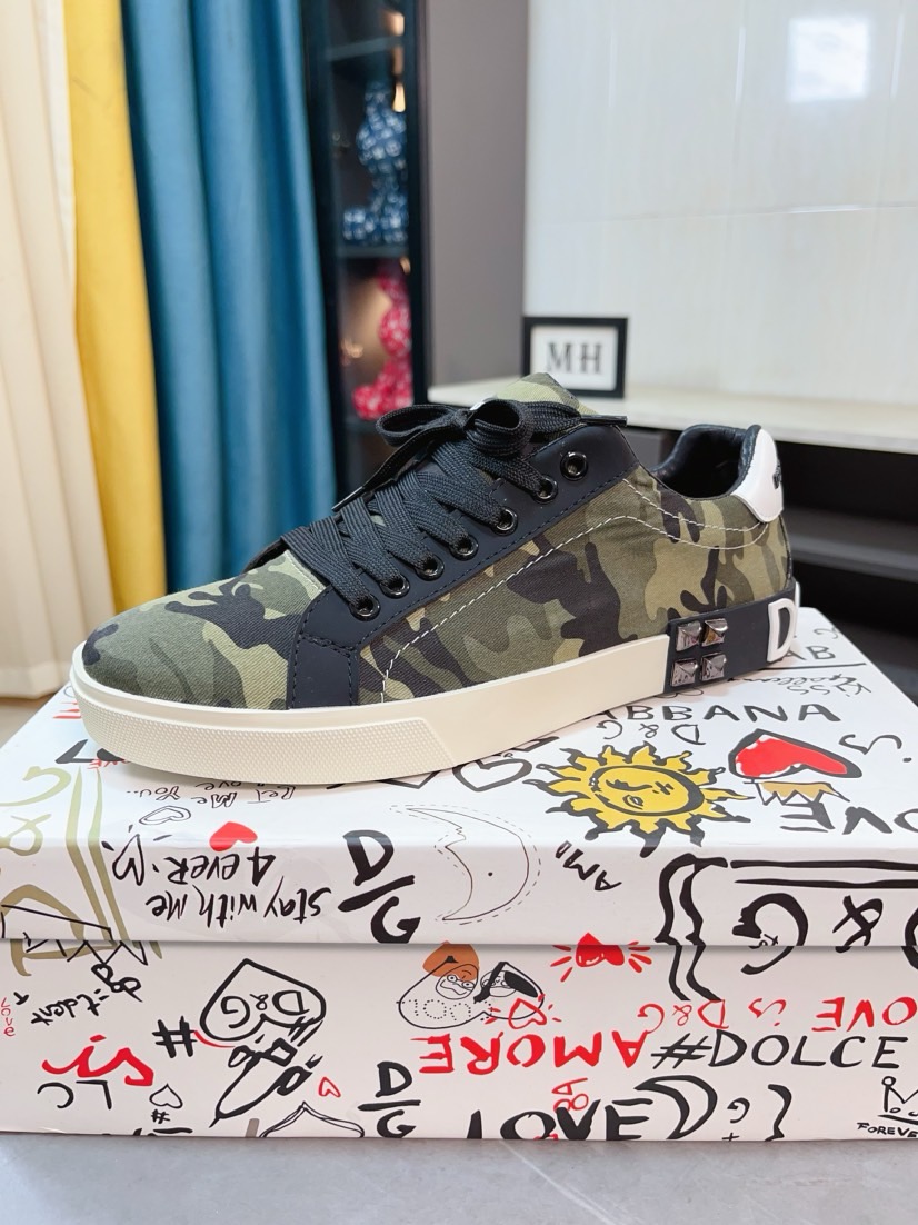 NO:275179,The new Dolce & Gabbana/DG Heavy Industry Series, the new casual and fashionable shoes have a simple and atmospheric style, fashionable and generous. The original breathable cotton cloth   hand-painted craftsmanship, comfortable breathable inner. Exquisite and luxurious, super A-level!  The style comparison counter is genuine, Size35-46, Dolce&Gabbana19860909新款Dolce＆Gabbana/DG重工系列,新款休闲时尚鞋版型简洁大气,时尚专属时尚又大方.原版透气绵布 手绘工艺,舒适的透气内里.精致奢华,超A级别！版型对比专柜正品,丝毫不差Size35-46,,Dolce&Gabbana,Men's shoes