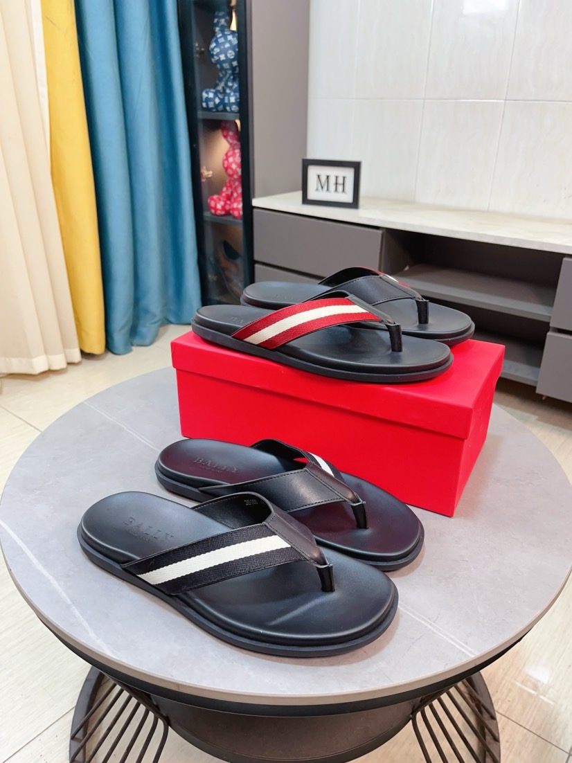 NO:350189,【Bally ~】The latest trendy slippers are on the market. The same style on the official website. The counter quality [strong][strong] Selected top-layer calfskin is casual and versatile. Fine workmanship. The materials are top-layer. Spot shoe sizes are 38 to 44, 45 customized., slippers, cowhide.19860909【Bally~】最新潮流款拖鞋上市 官网同款 专柜品质[强][强]精选头层小牛皮做工休闲百搭 做工精细 用料上层 现货鞋码38到44,45定做,,slippers,cowhide,Men's shoes