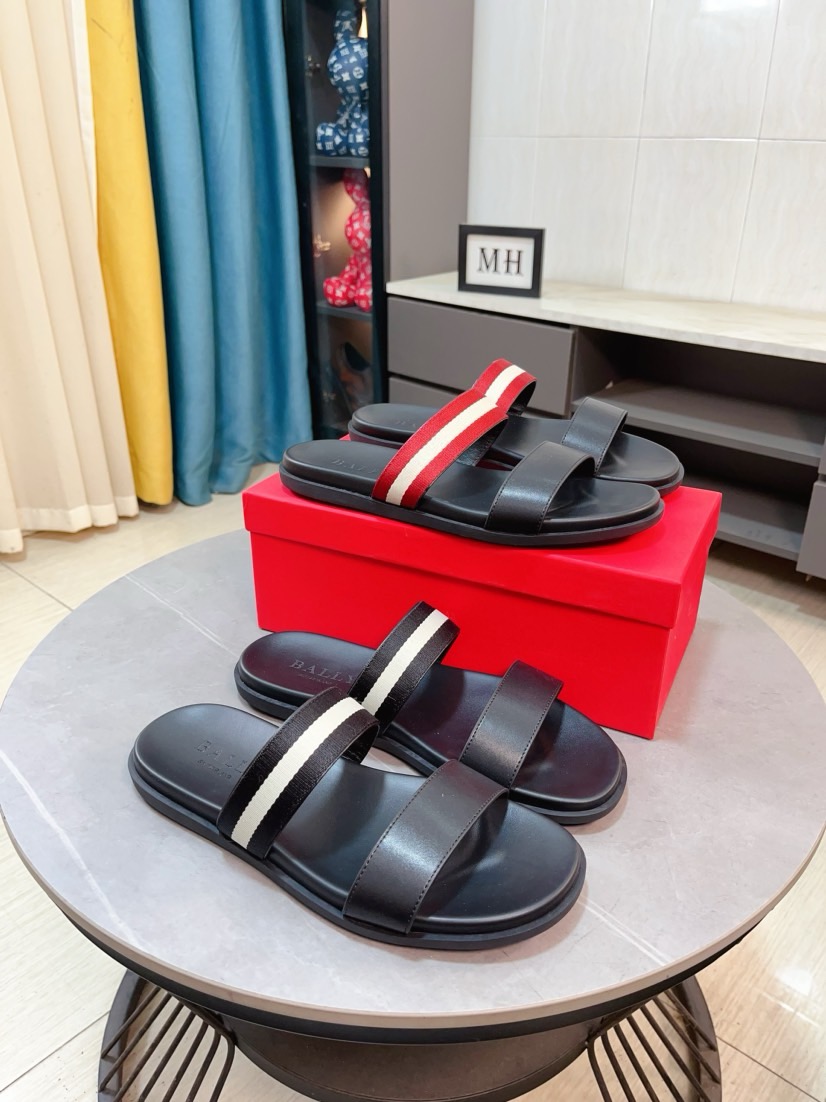 NO:277266,【Bally ~】The latest trendy slippers are on the market. The same style on the official website. The counter quality [strong][strong] Selected top-layer calfskin is casual and versatile. Fine workmanship. The materials are top-layer. Spot shoe sizes are 38 to 44, 45 customized., slippers, cowhide.19860909【Bally~】最新潮流款拖鞋上市 官网同款 专柜品质[强][强]精选头层小牛皮做工休闲百搭 做工精细 用料上层 现货鞋码38到44,45定做,,slippers,cowhide,Men's shoes